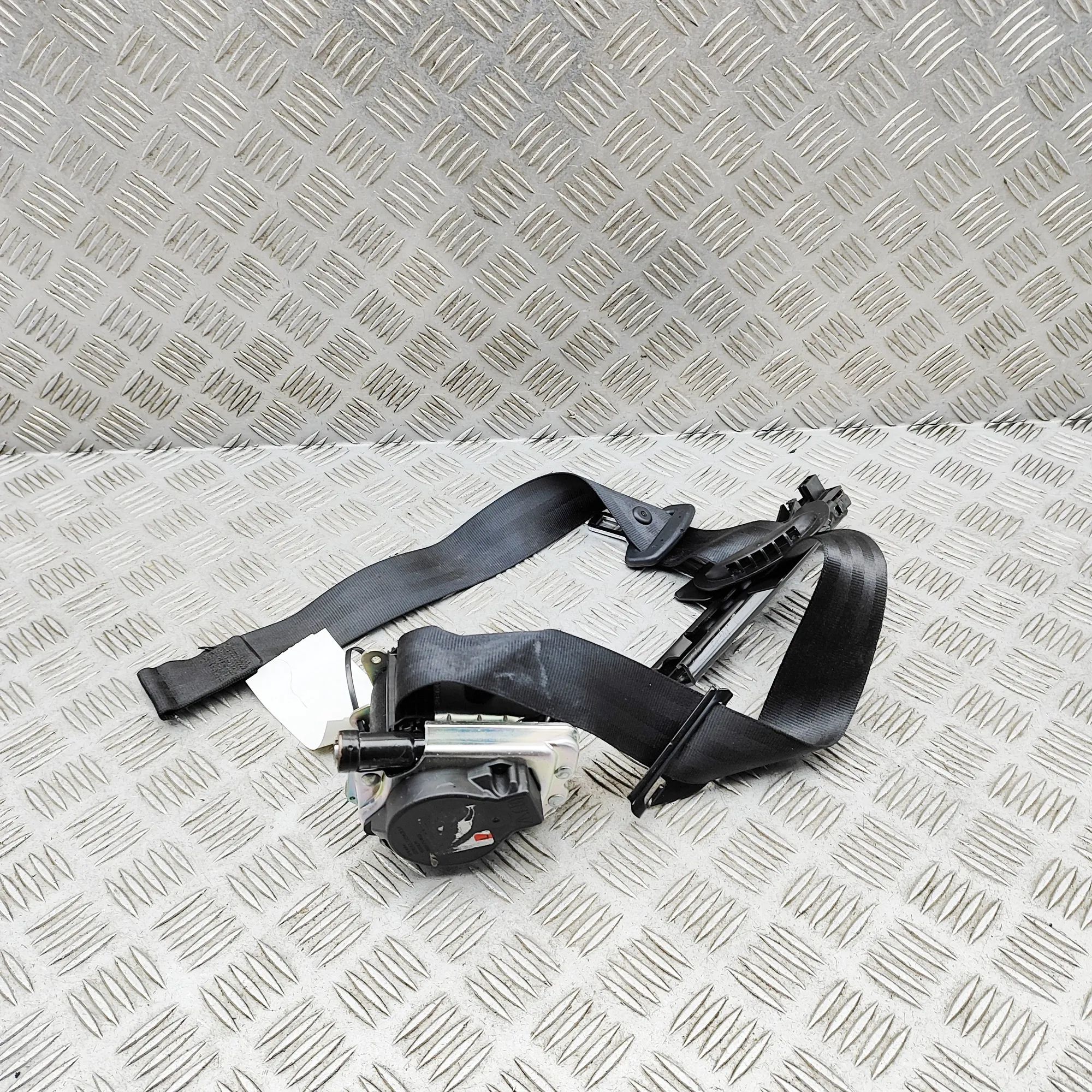 Land Rover Range Rover Sport (L494) Front Left Seatbelt Front Left Seatbelt — LAND ROVER RANGE ROVER SP...
