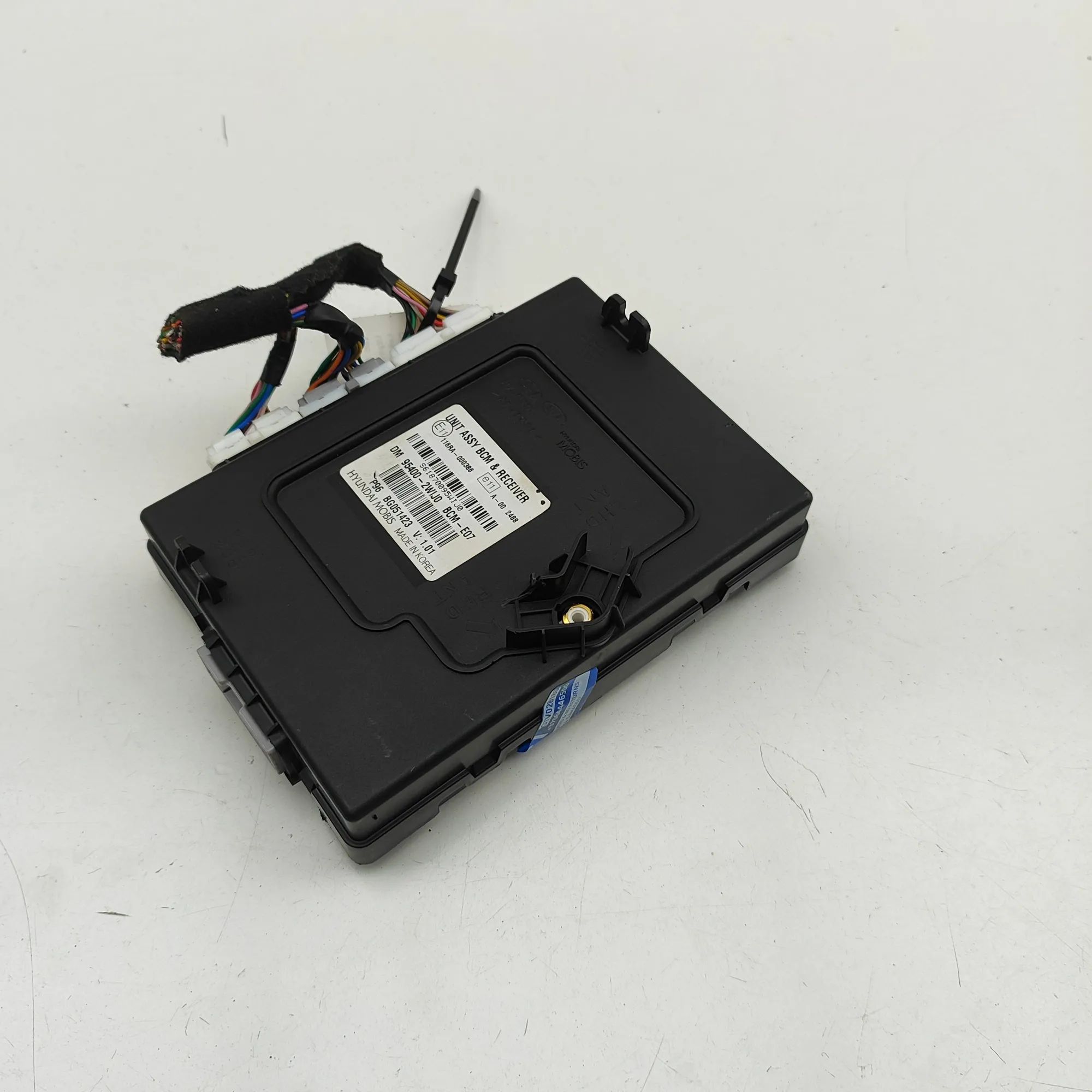 Hyundai Santa Fe Comfort Control Unit Comfort Control Unit — HYUNDAI SANTA (FÉ III DM...