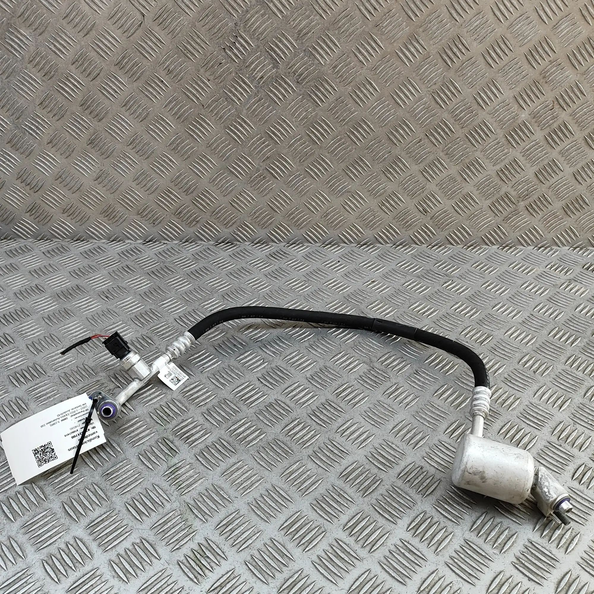 BMW 5 / i5 (G60 / G61) A/C Air Con Hose Pipe A/C Air Con Hose Pipe — BMW 5 SERIES (G60) (202...