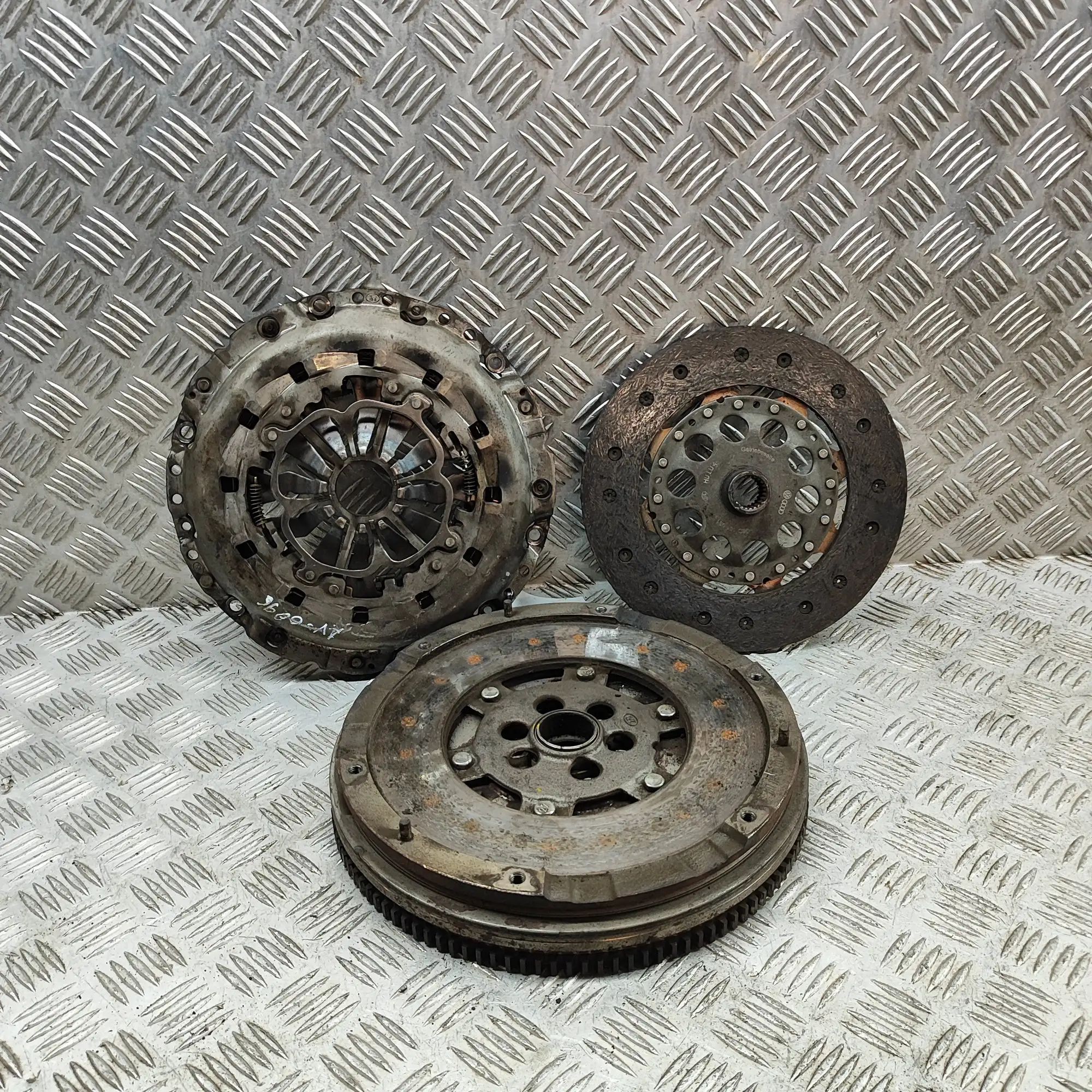 Audi A4 (B7) siduri komplekt Clutch kit — AUDI A4 (8EC, B7) (2004-2008) — 06...