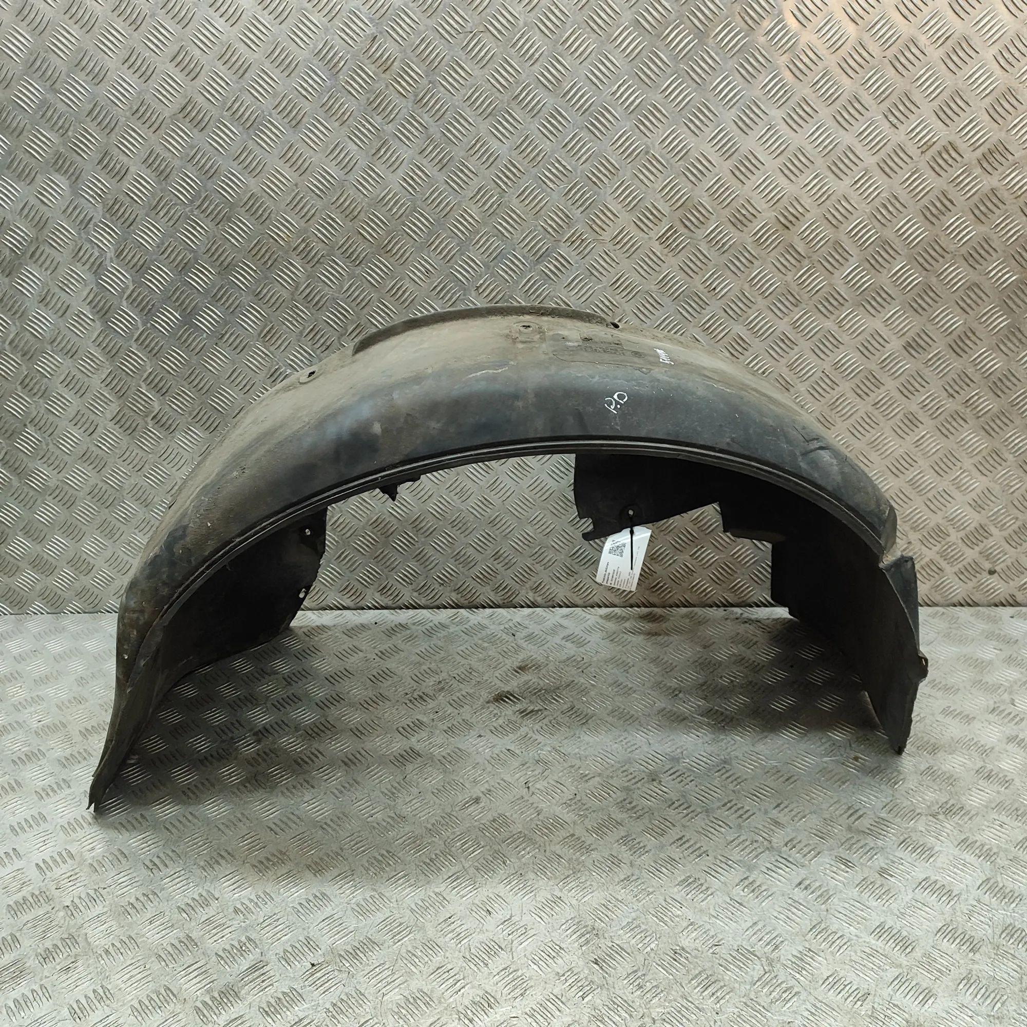 BMW 7 (E38) Front Right Arch Liner Front Right Arch Liner — BMW 7 (E38) (1994-2001...