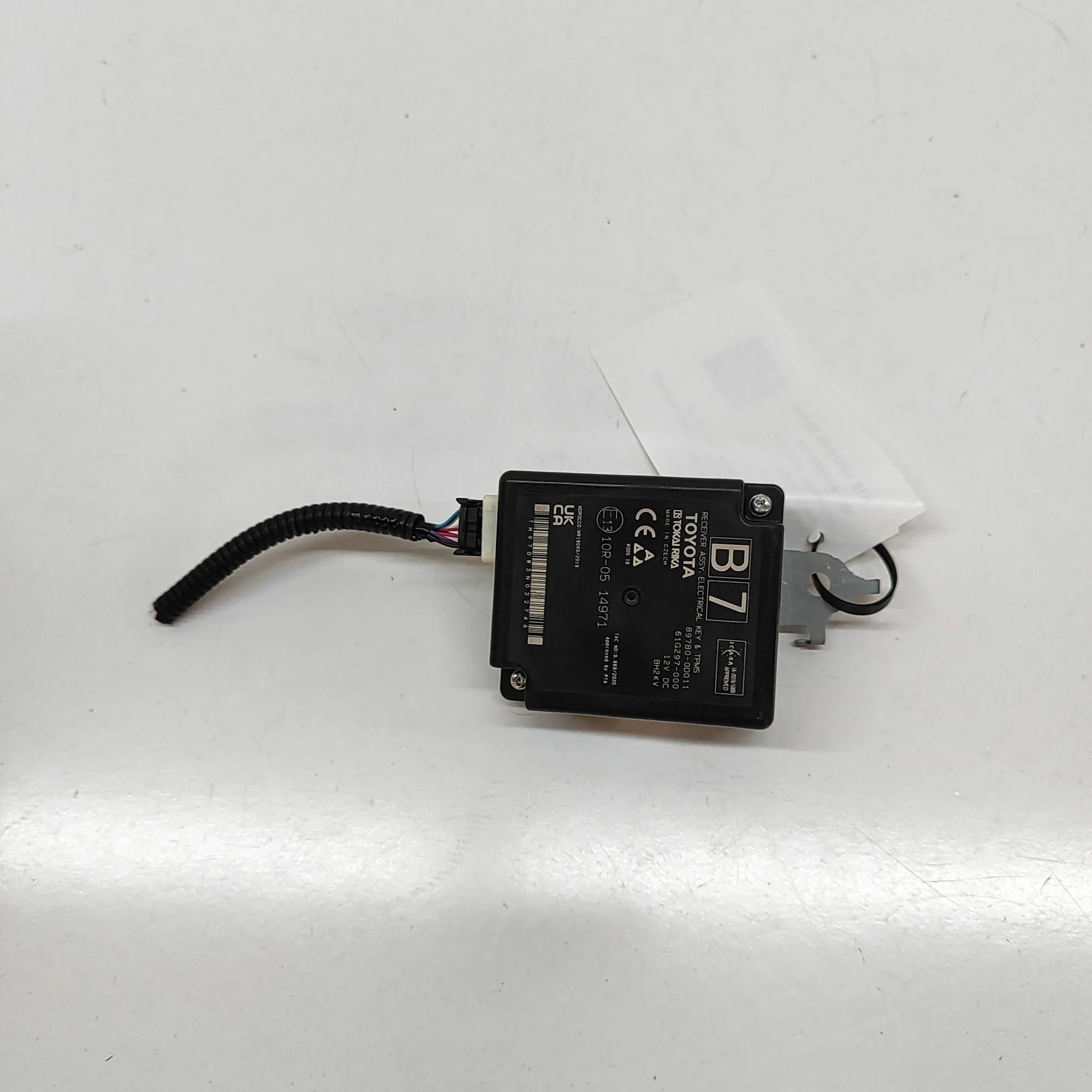 Toyota Yaris Keyless Control Unit Keyless Control Unit — TOYOTA YARIS (CROSS MXP_...