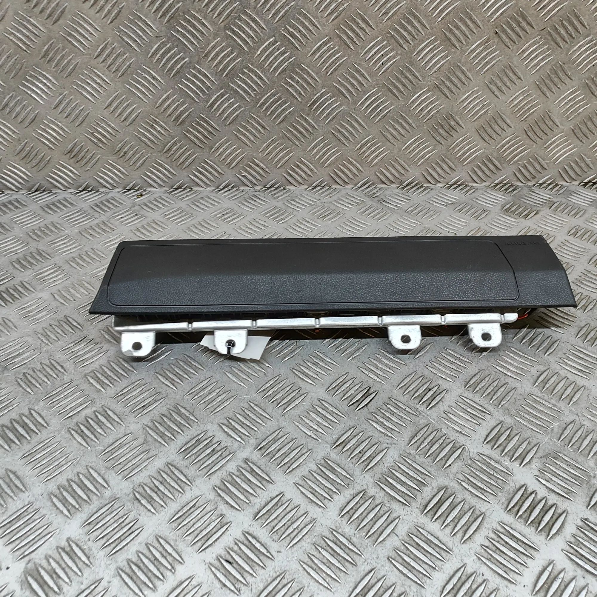 Mercedes-Benz CLA (C117) Knee Safety Bag SRS
