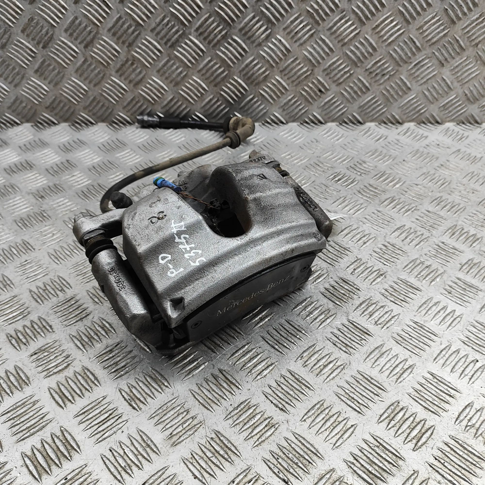 Mercedes-Benz CLA (C118) Brake caliper — front right Brake caliper — front right — MERCEDES BENZ CLA...