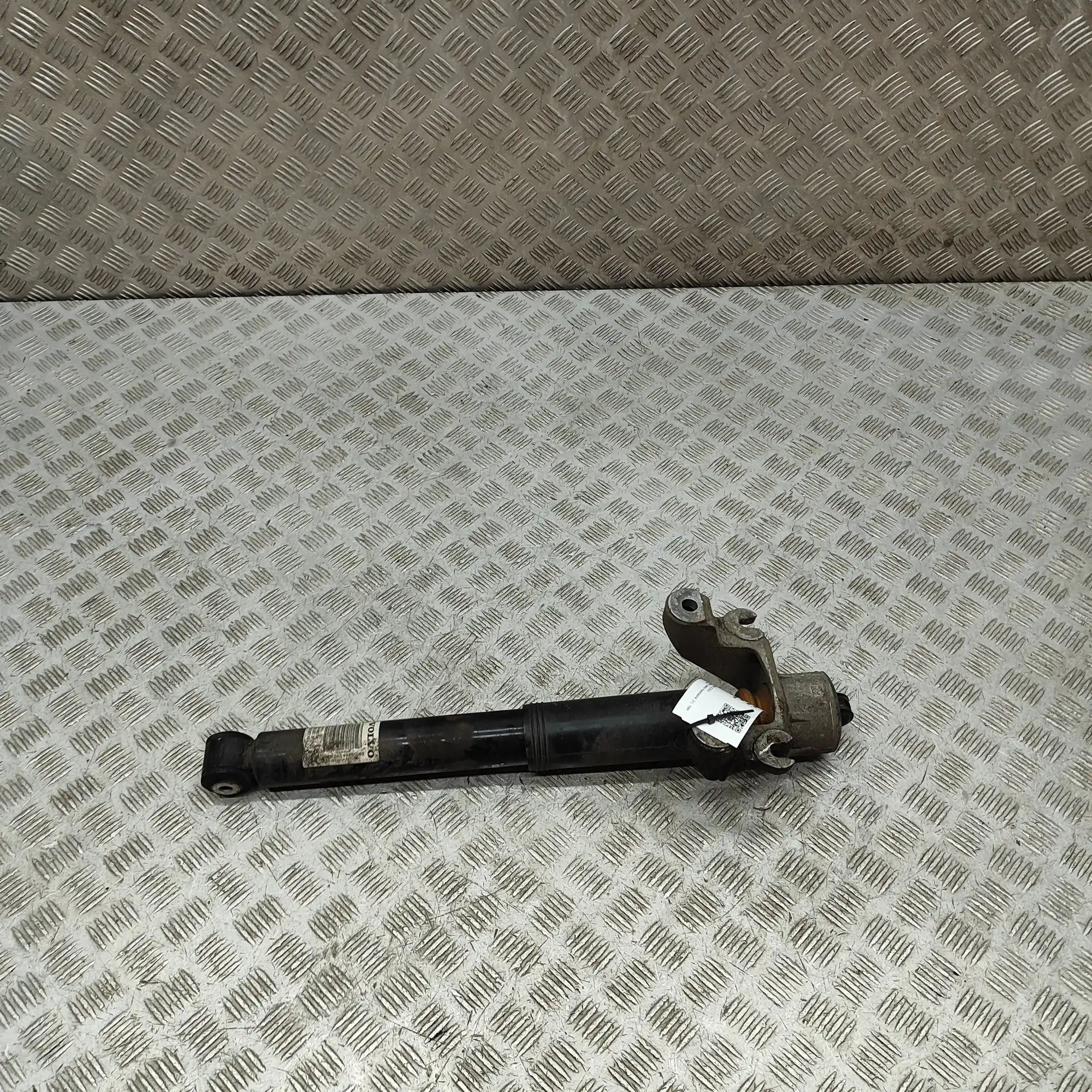 Volvo XC90 Shock absorber — rear left Shock absorber — rear left — VOLVO XC90 (II) (2...