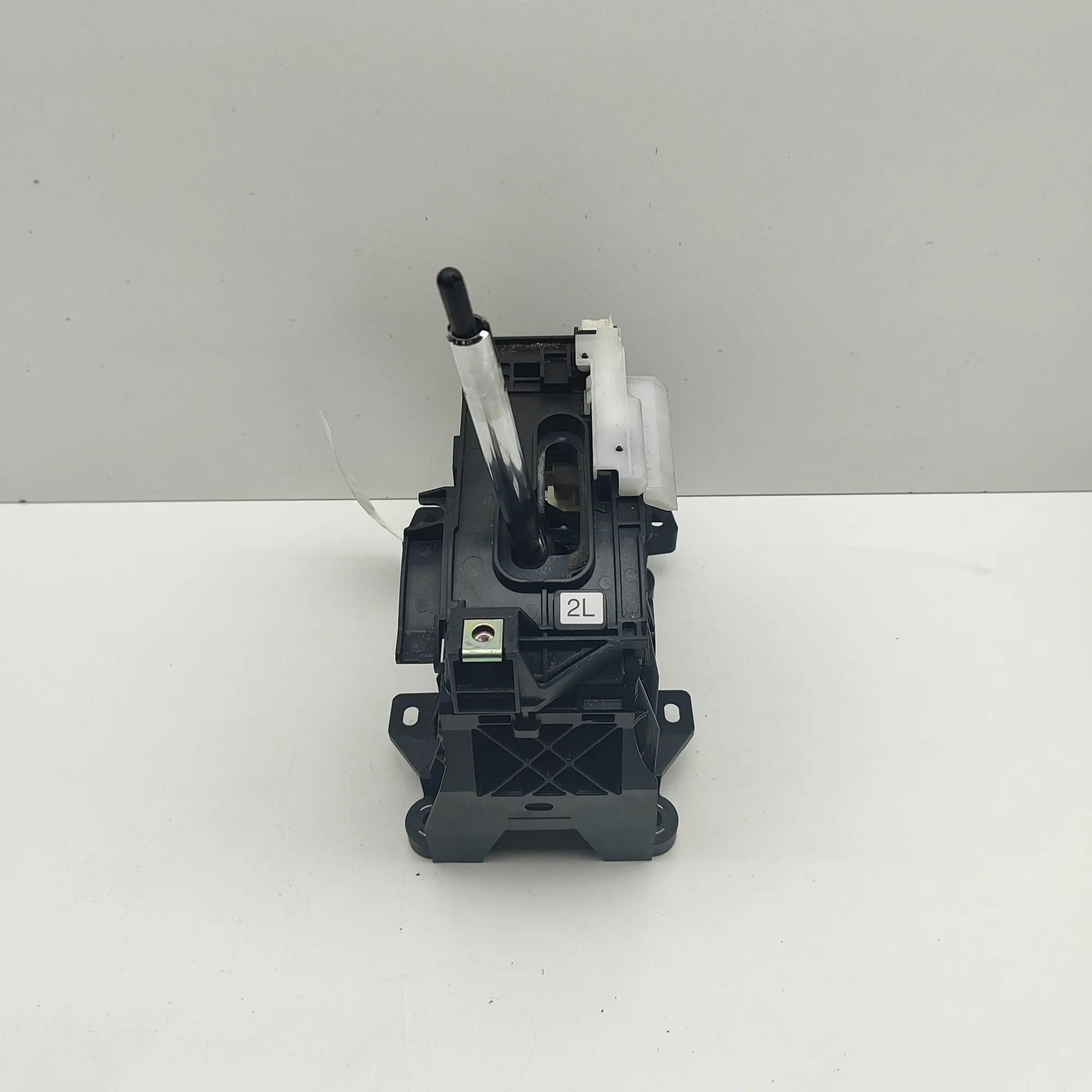 Toyota RAV4 (XA40) Gear Shifting Mechanism Gear Shifting Mechanism — TOYOTA RAV (4 V XA50)...
