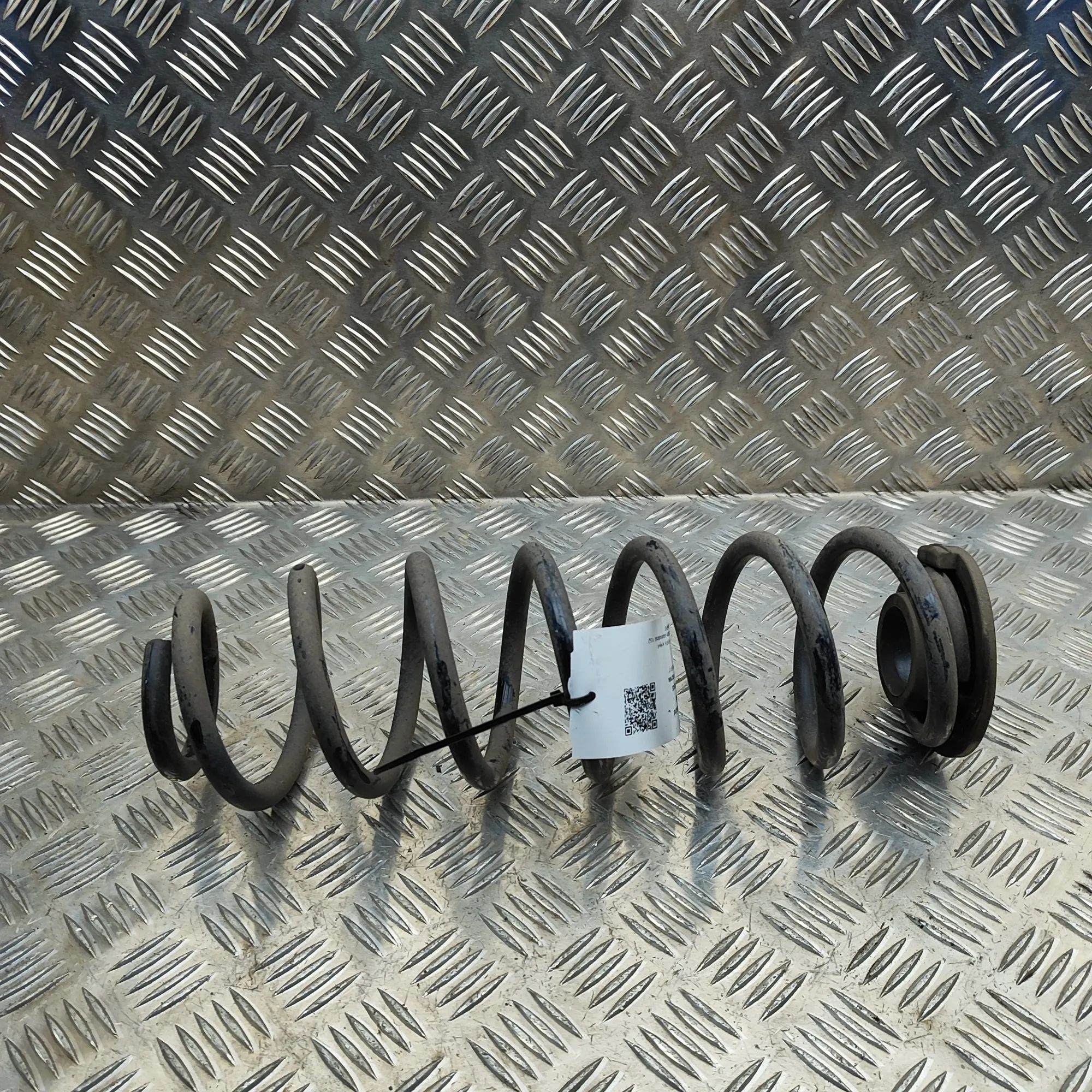 Honda HR-V / e:Ny1 Coil spring — rear right
