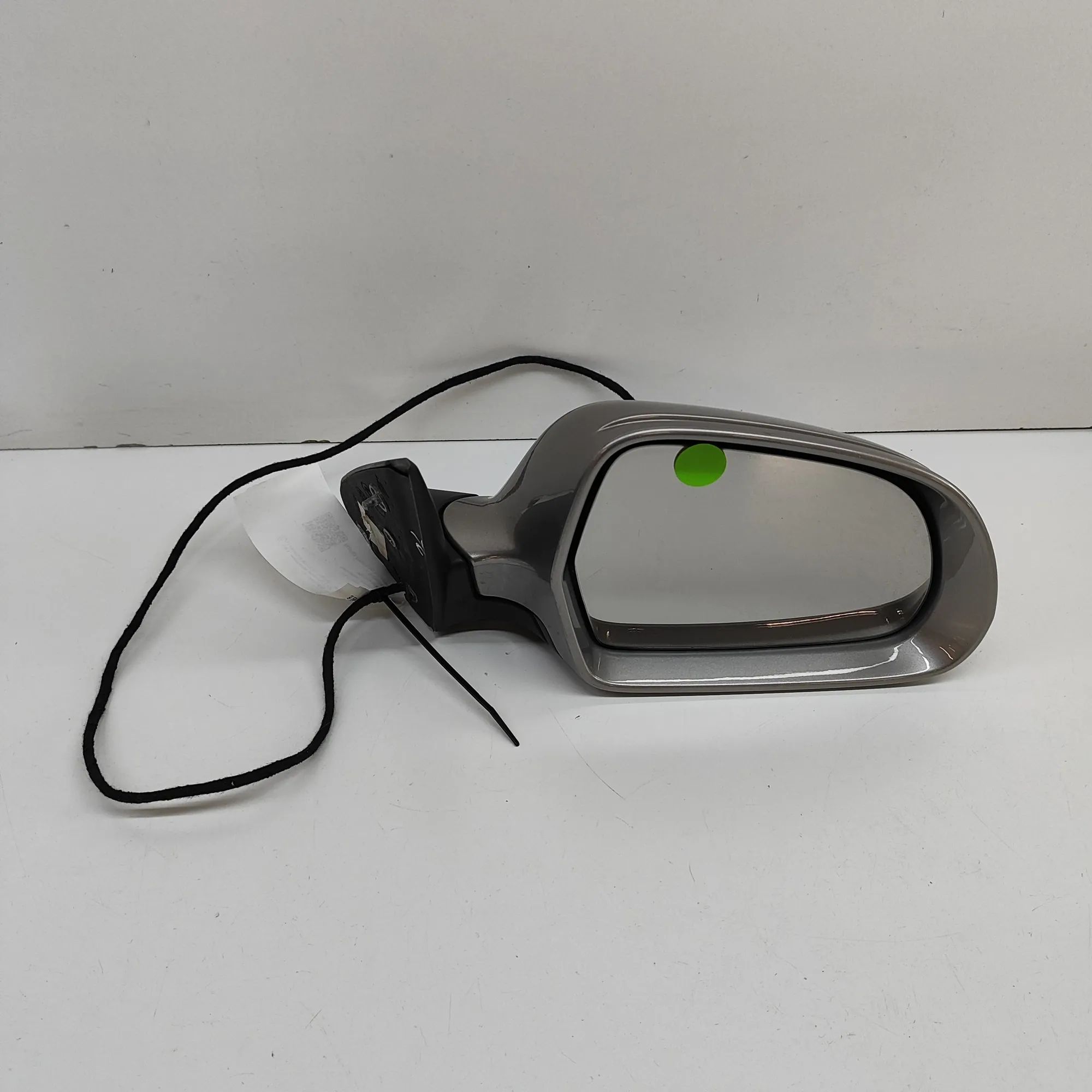 Skoda Octavia Right Side Wing Mirror Right Side Wing Mirror — SKODA OCTAVIA (II Comb...