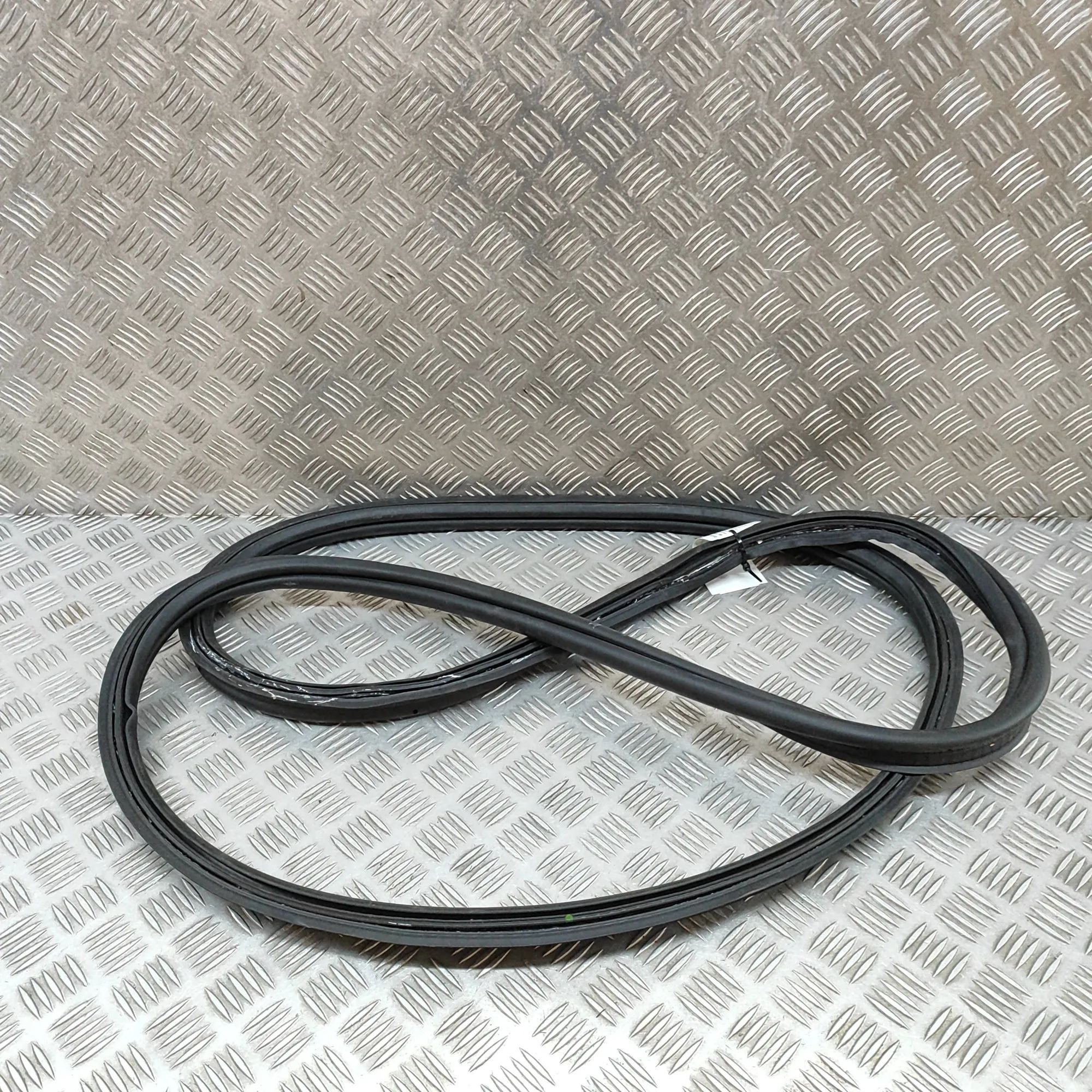 Citroen C5 Aircross Tailgate rubber seal Tailgate rubber seal — CITROEN C5 (AIRCROSS) (2...
