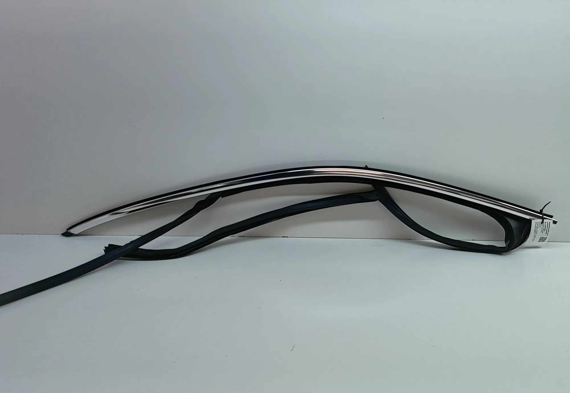 Porsche Cayenne Upper door trim strip — front left Upper door trim strip — front left — PORSCHE CA...