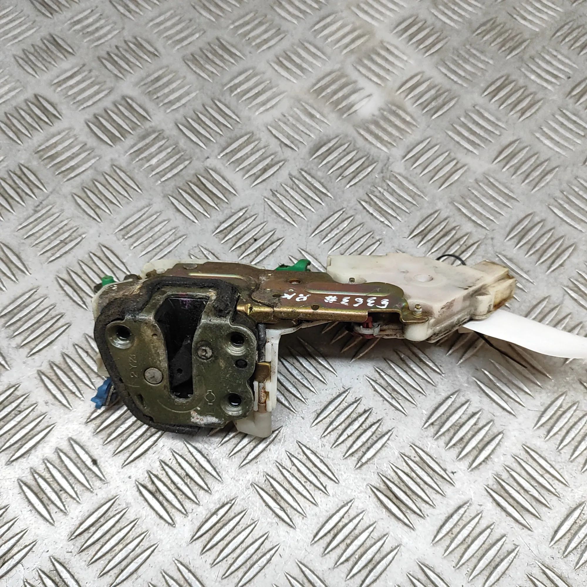 Nissan 300ZX Door lock — front left Door lock — front left — NISSAN 300 (ZX Cabrio ...