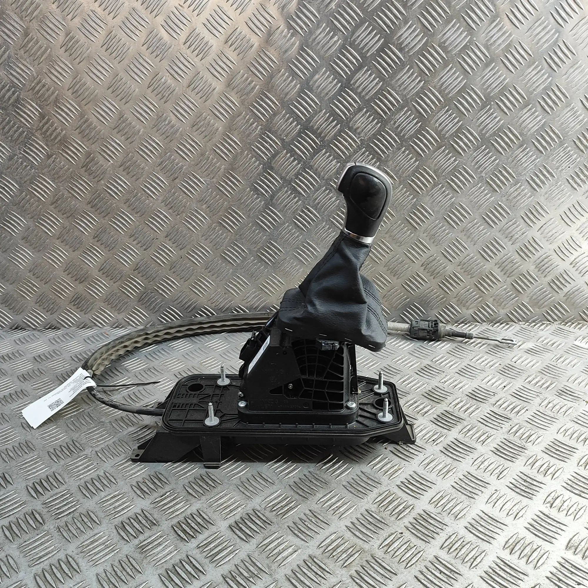 Volkswagen Tiguan Gear Shifting Mechanism Gear Shifting Mechanism — VW TIGUAN (5N_) (2007...