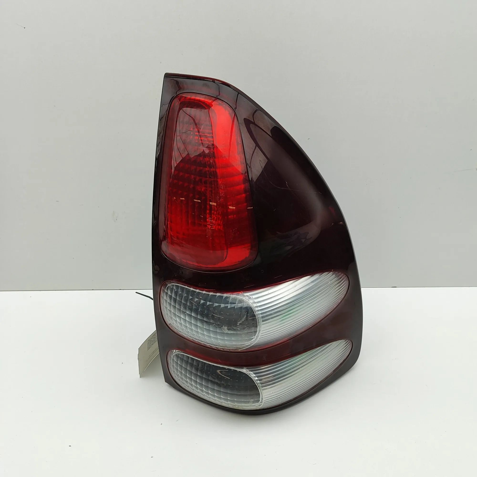 Toyota Land Cruiser 100 Rear Right Tail Light Rear Right Tail Light — TOYOTA LAND CRUISER (12...