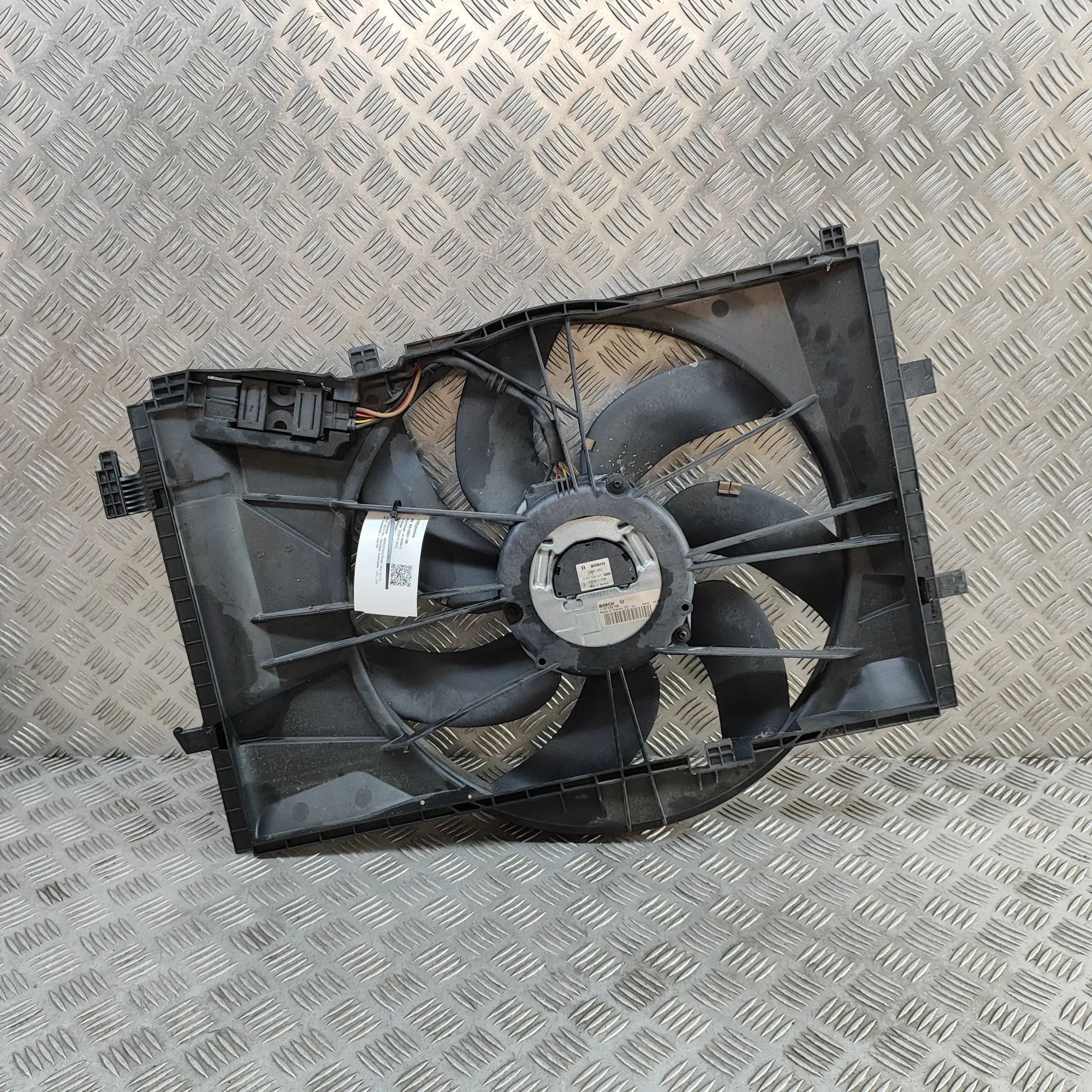 Mercedes-Benz SLK (R171) Engine Cooling Fan Shroud Engine Cooling Fan Shroud — MERCEDES BENZ SLK (...