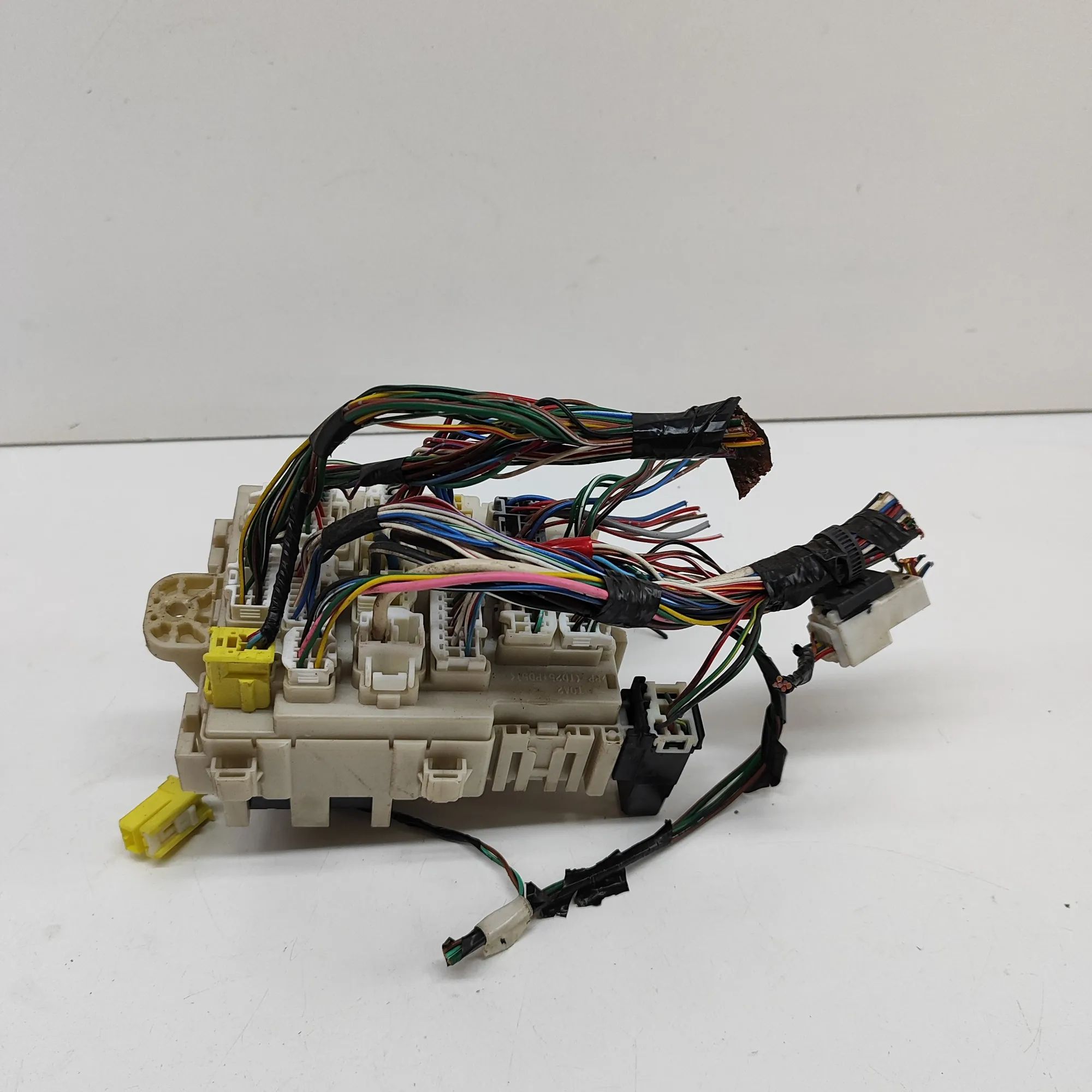 Isuzu D-Max Fuse Box Module Fuse Box Module — ISUZU D-MAX (II TFR, TFS) (20...