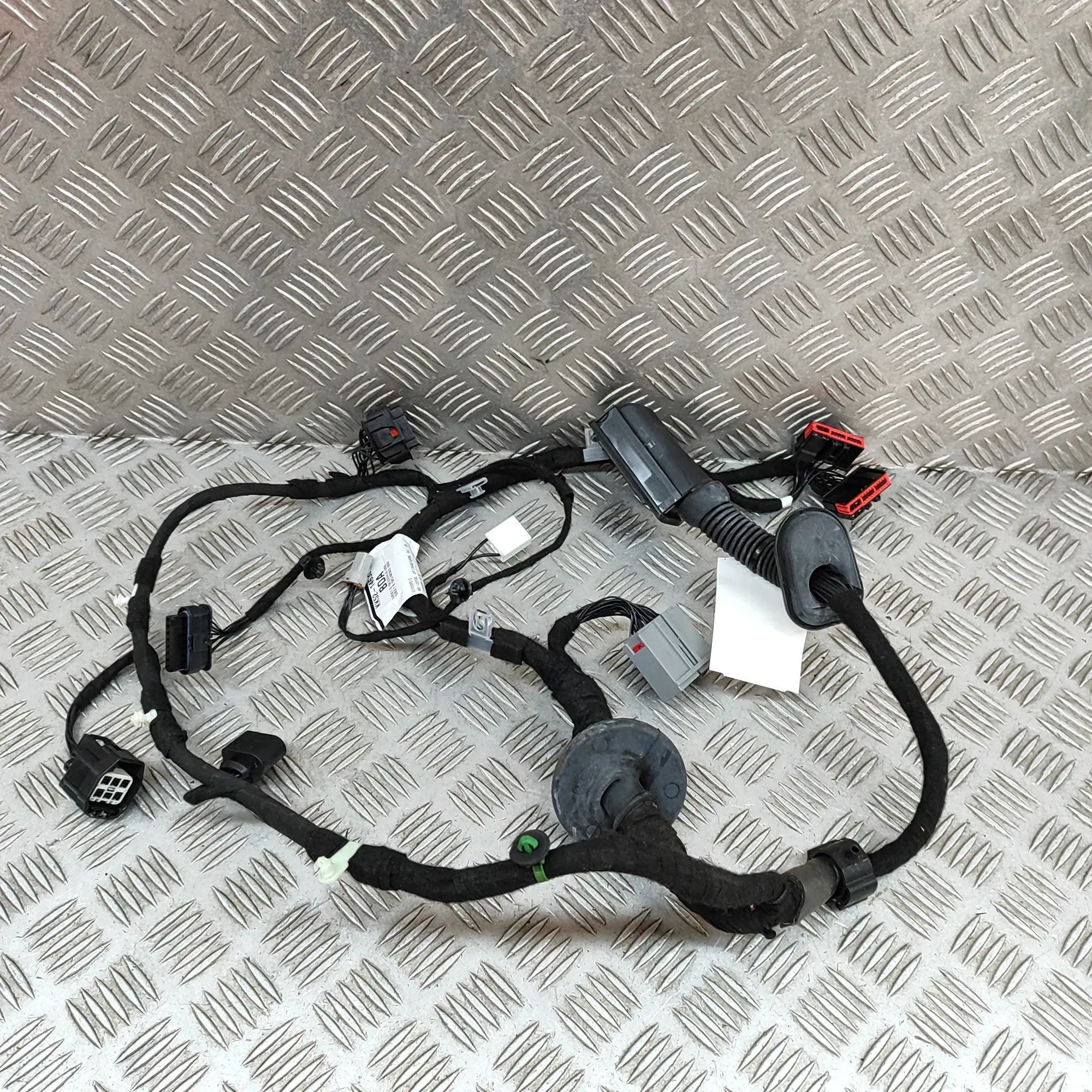 Land Rover Range Rover (L405) Door wiring — rear right Door wiring — rear right — LAND ROVER RANGE ROV...