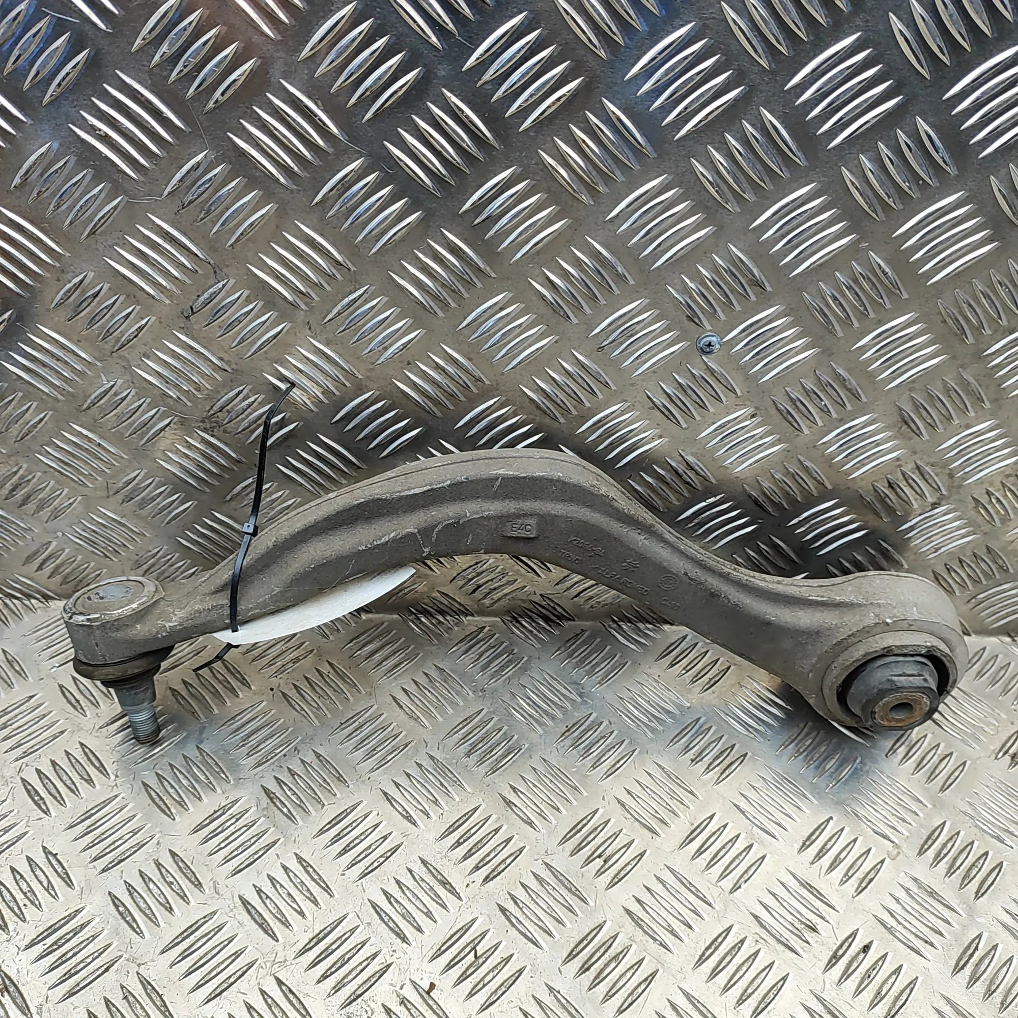 Alfa-Romeo Stelvio Front Right Lower Control Arm Front Right Lower Control Arm — ALFA ROMEO STEL...