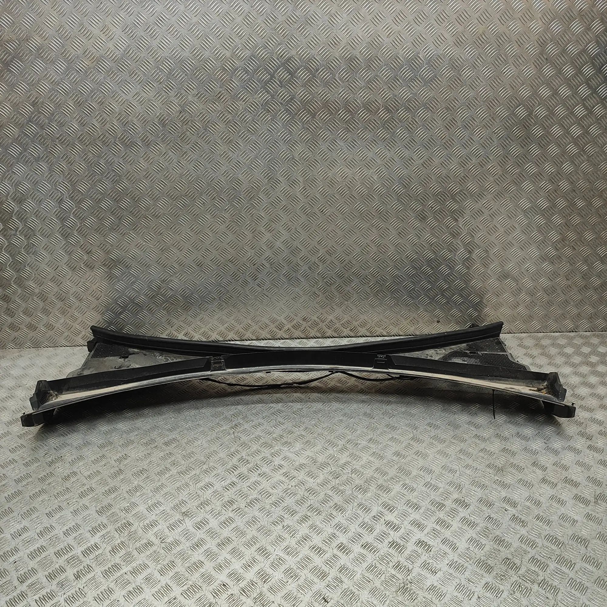 Land Rover Range Rover Velar Front Wiper Cowl Trim Front Wiper Cowl Trim — LAND ROVER RANGE ROVER ...