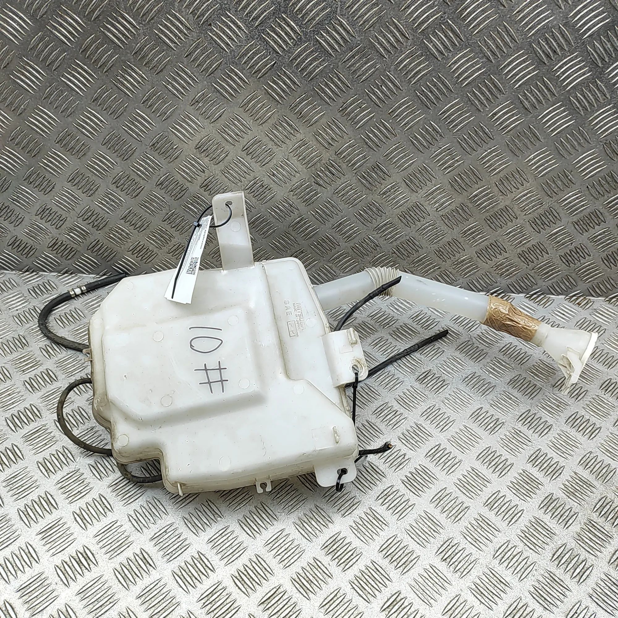 Mitsubishi Outlander Window Washer Tank Window Washer Tank — MITSUBISHI OUTLANDER (III ...