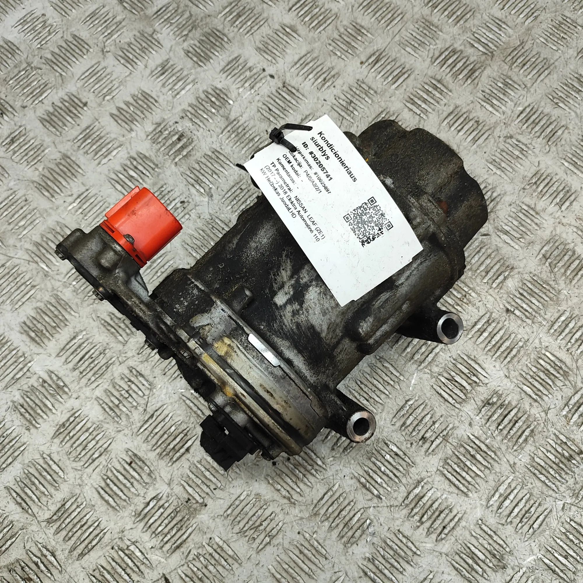 Nissan Leaf Air-conditioning compressor Air-conditioning compressor — NISSAN LEAF (ZE1)...