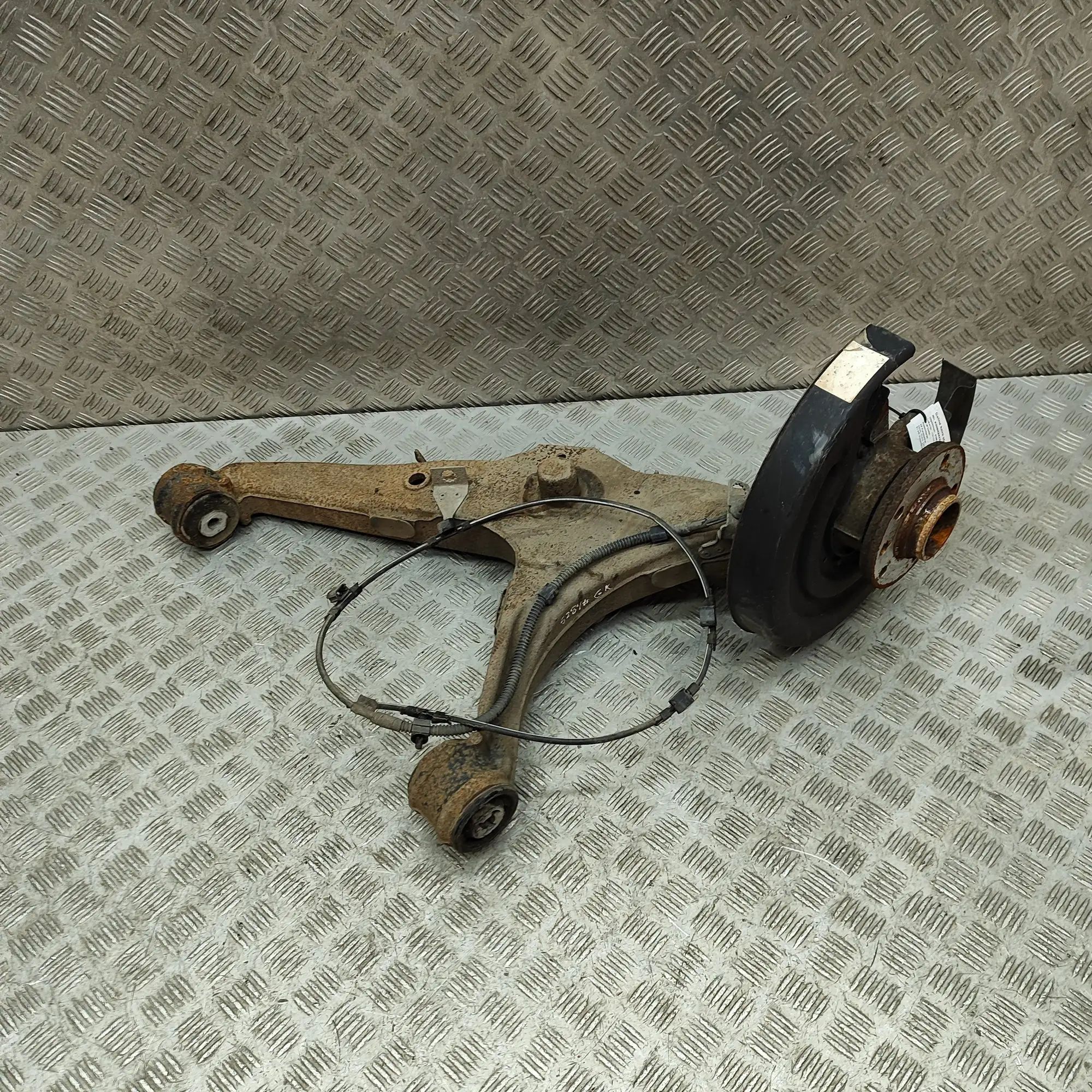 Volkswagen Transporter (T6, Caravelle, Multivan) Rear Left Wheel Hub Spindle Rear Left Wheel Hub Spindle — VW TRANSPORTER (V...