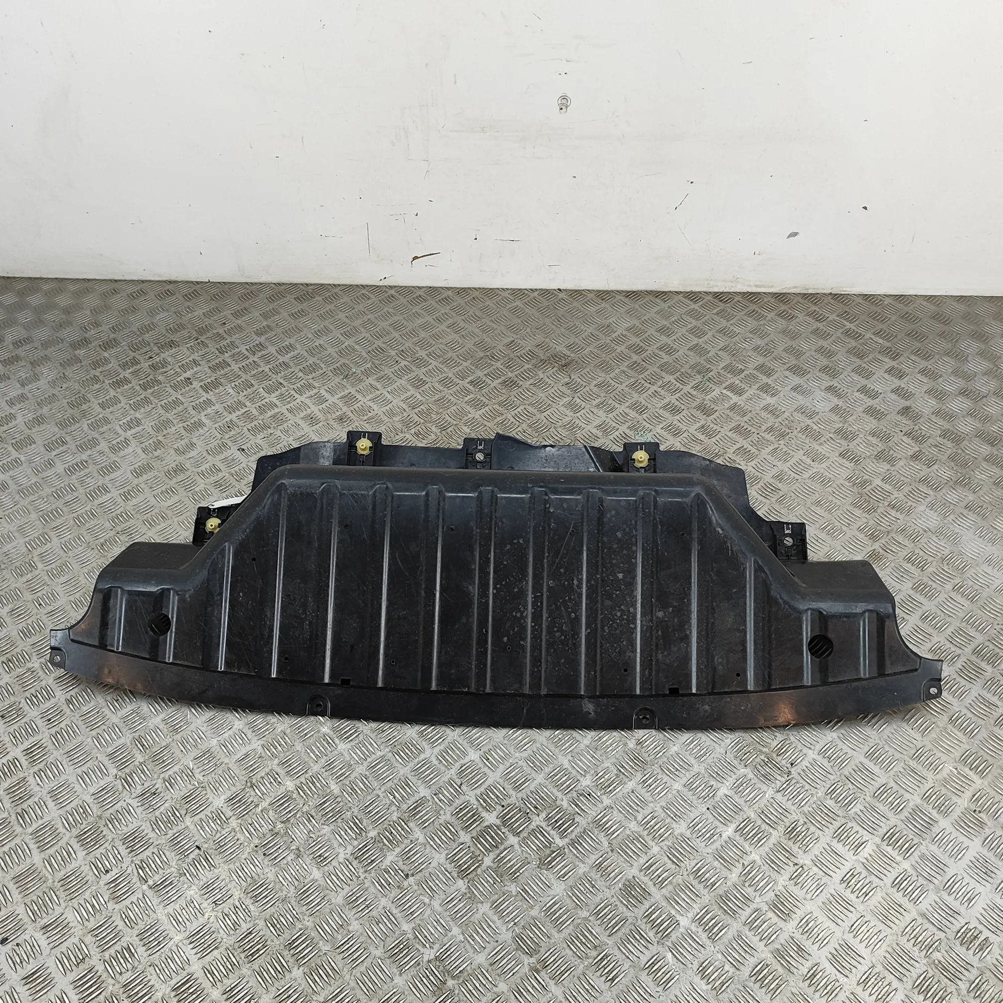 Jeep Avenger Rear Middle Underbody Cover Rear Middle Underbody Cover — JEEP AVENGER (J2)...