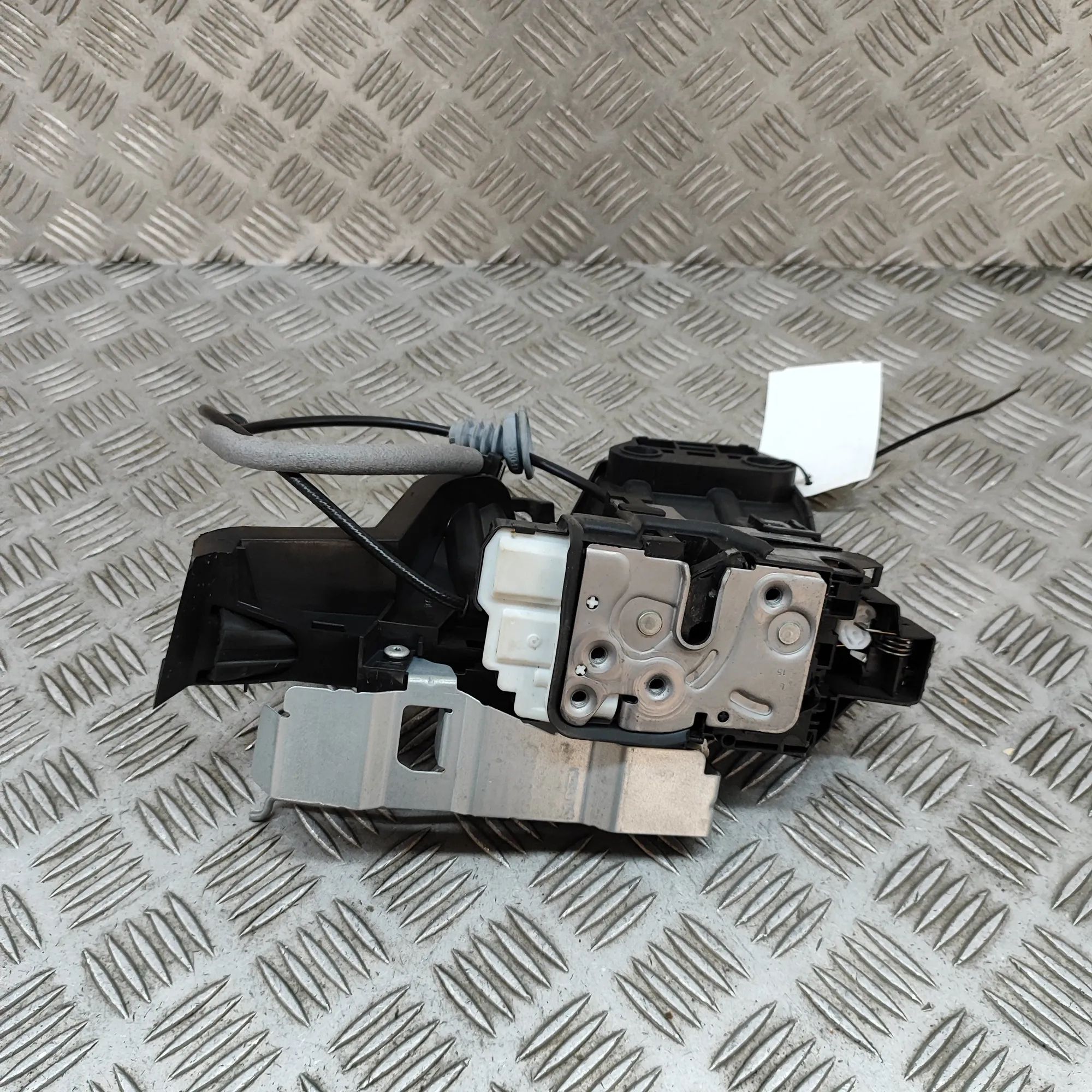 Volvo XC90 Door lock — front left Door lock — front left — VOLVO XC90 (II) (2014-...