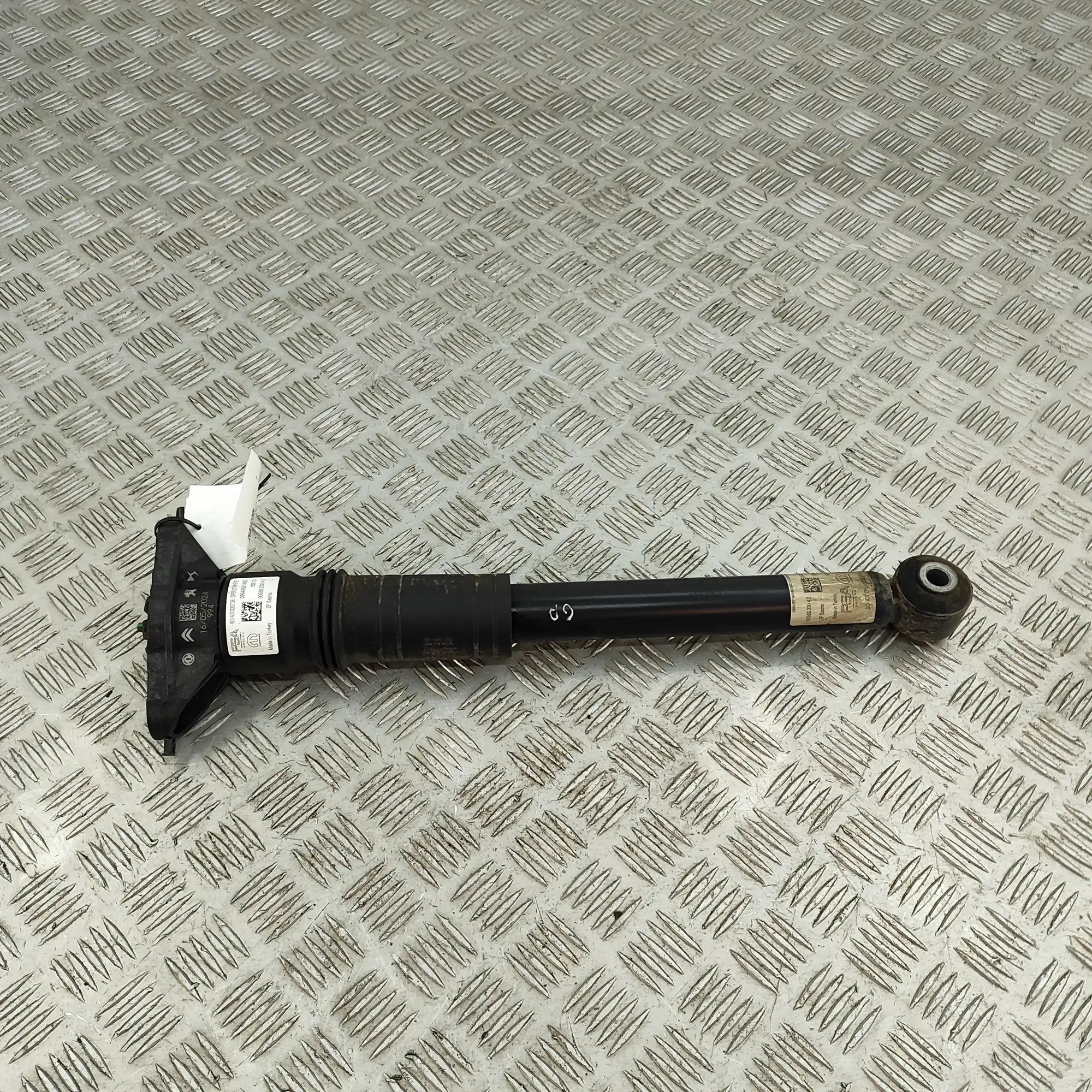 Jeep Avenger Shock absorber — rear right Shock absorber — rear right — JEEP AVENGER (J2)...