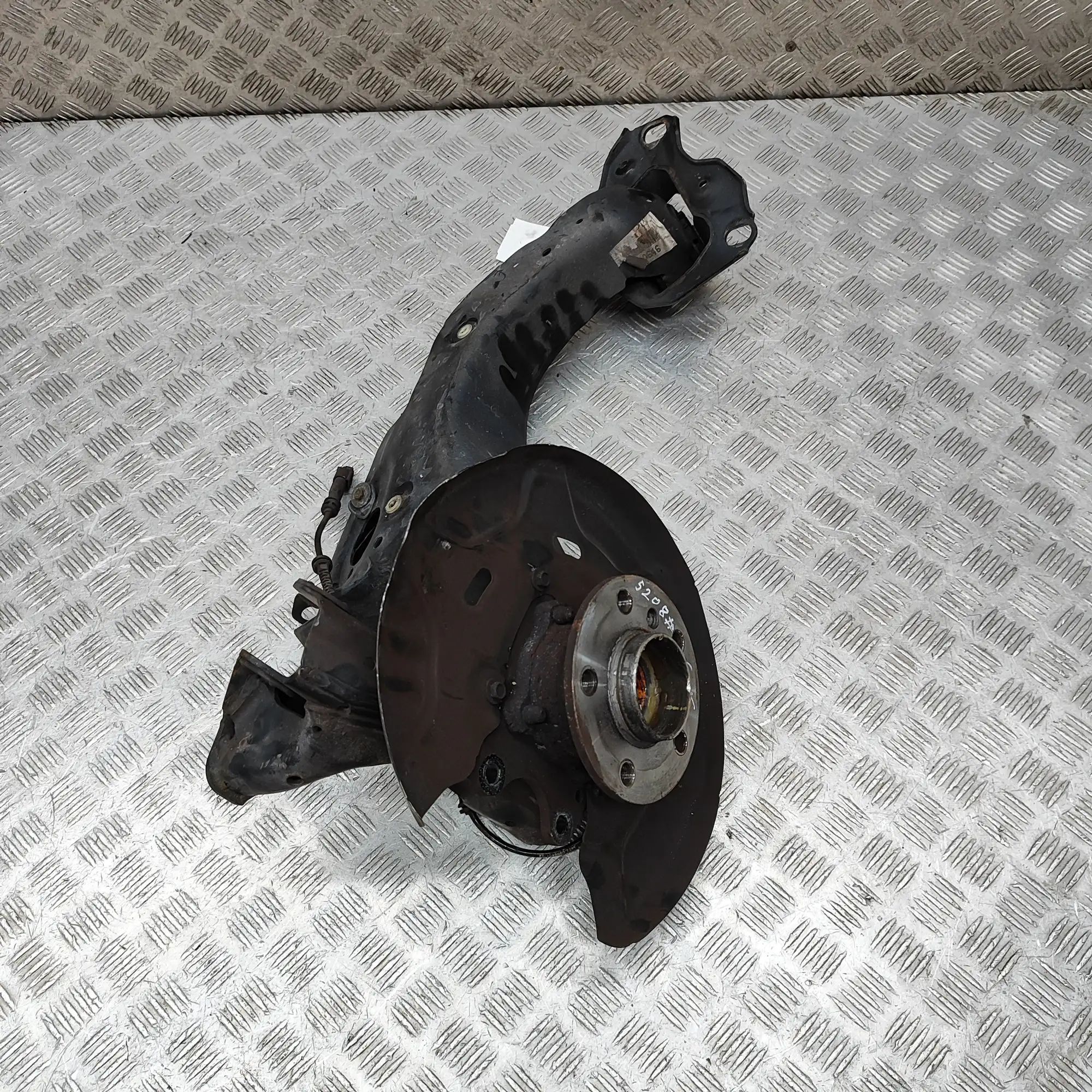 BMW X2 (F39) Rear Left Wheel Hub Spindle Rear Left Wheel Hub Spindle — BMW X2 (F39) (201...