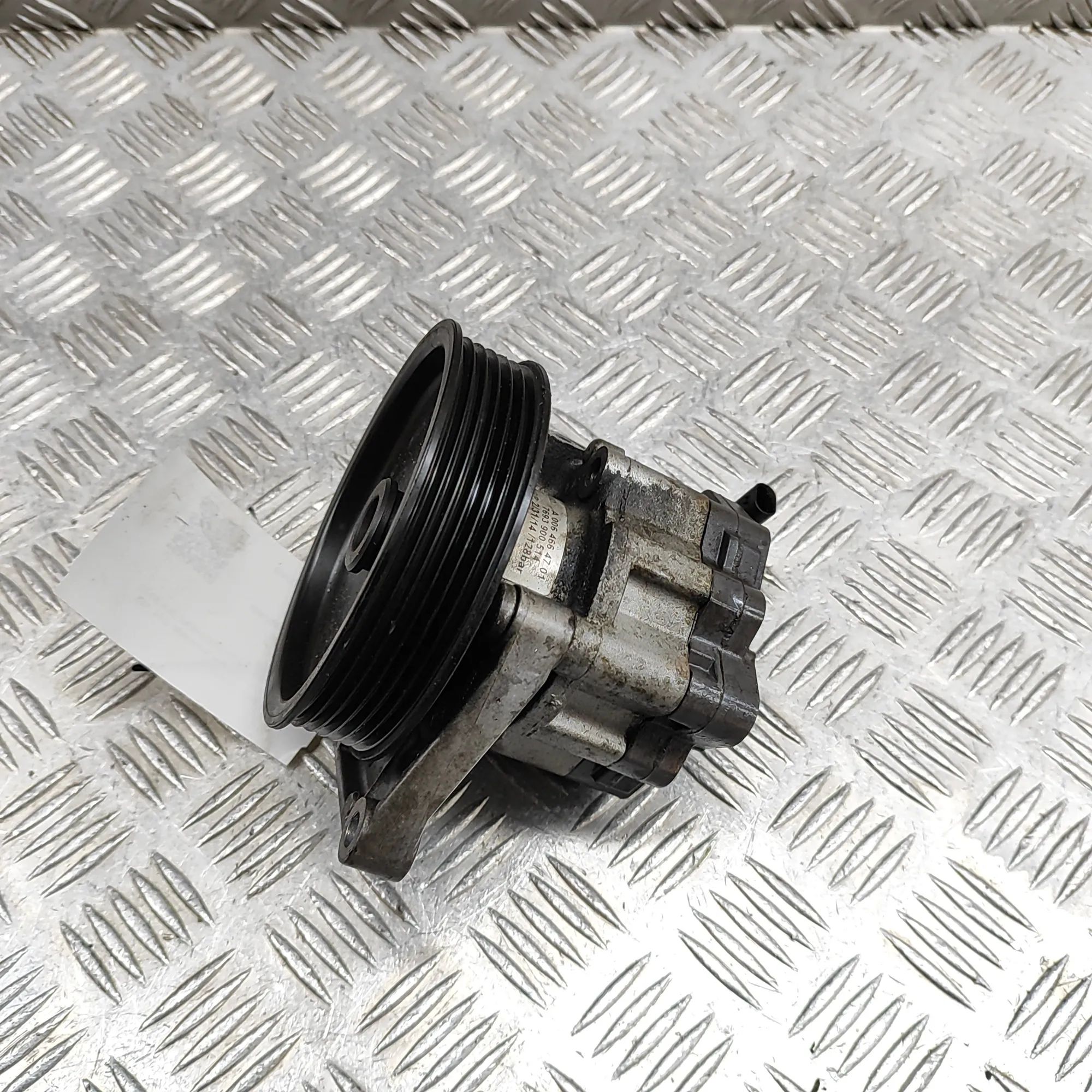 Mercedes-Benz SLK (R172) Power-steering pump Power-steering pump — MERCEDES BENZ SLK (R172) ...