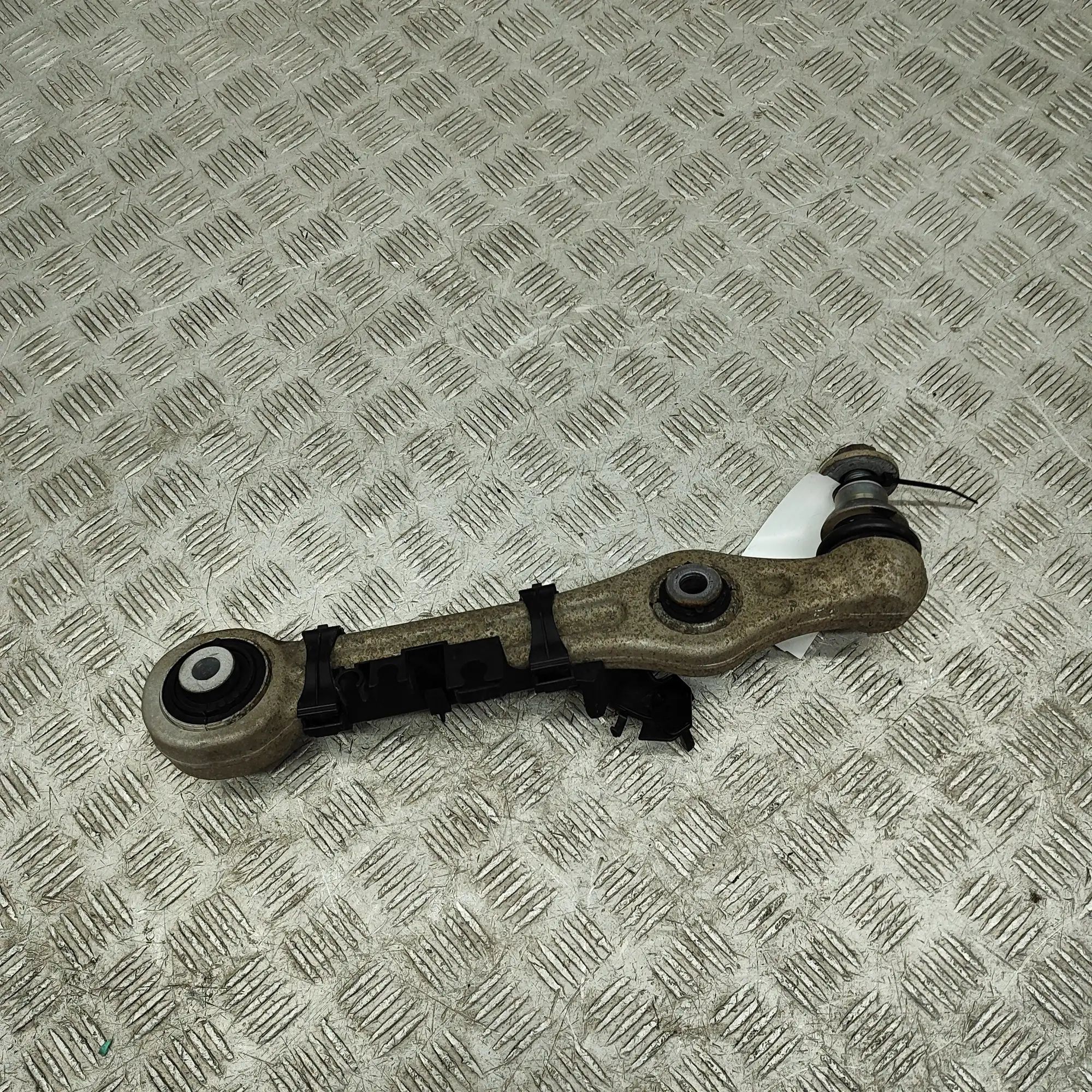 Mercedes-Benz GLC (X253) Front Right Lower Control Arm Front Right Lower Control Arm — MERCEDES BENZ G...
