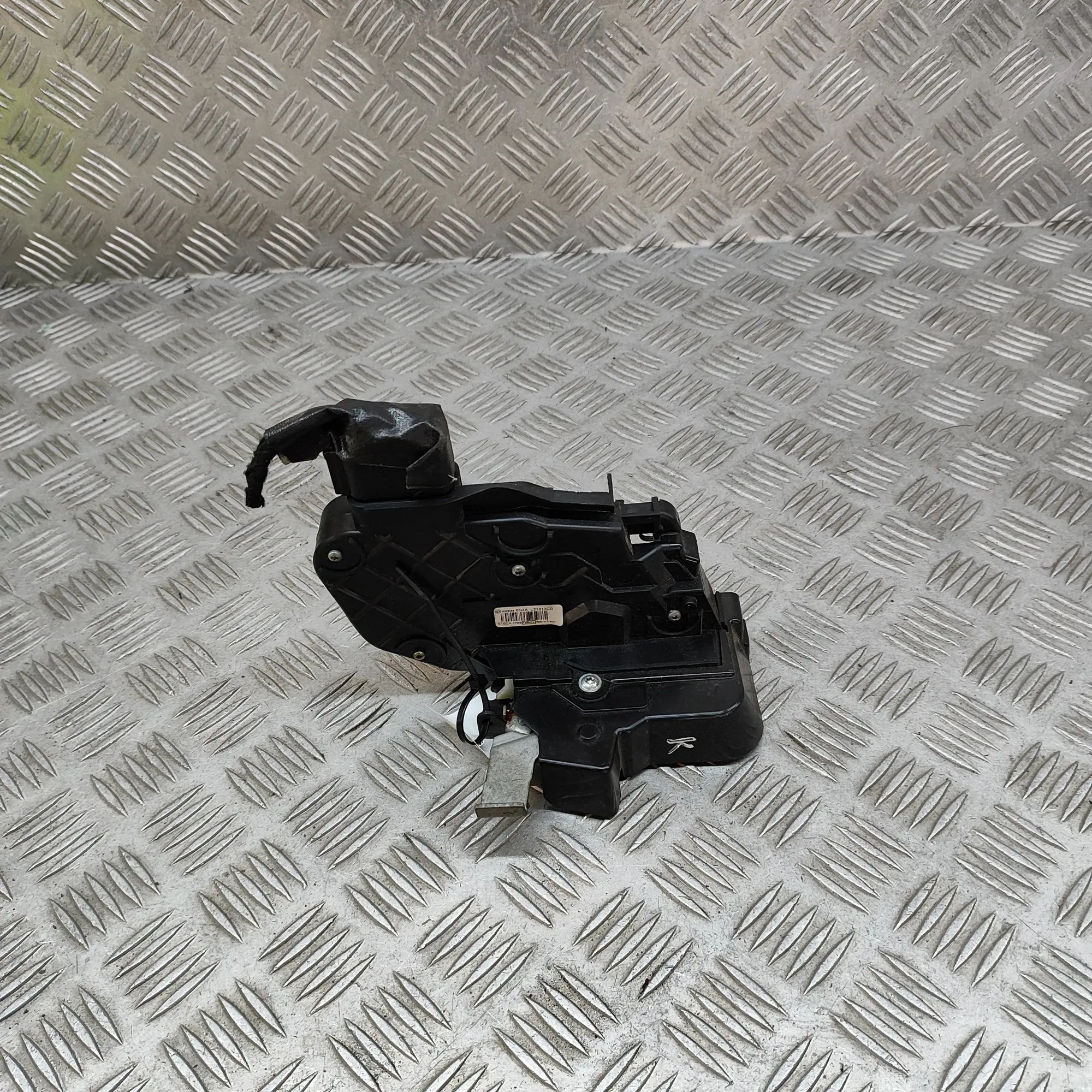 Ford Focus Door lock — front left Door lock — front left — FORD FOCUS (II Cabrio)...