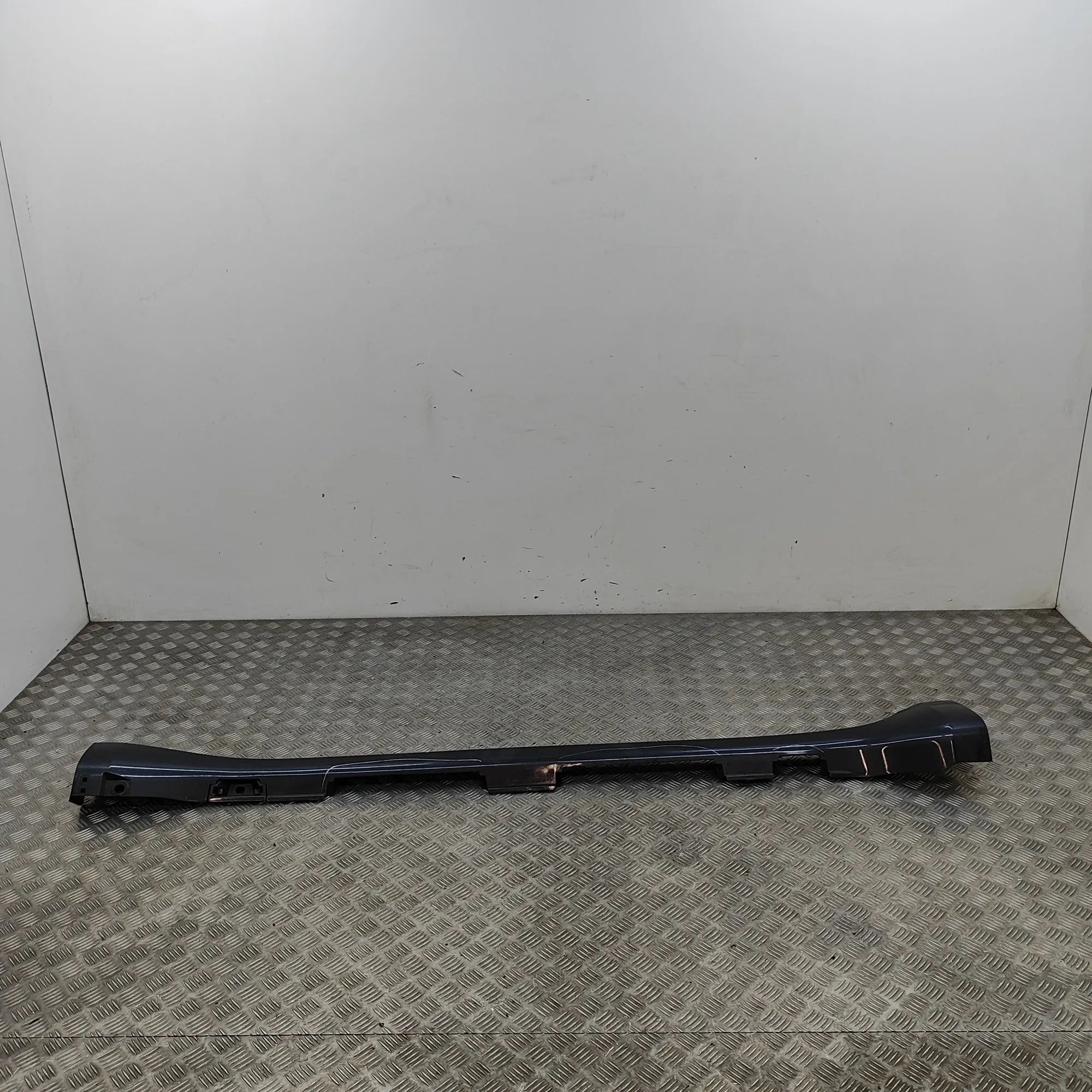 Toyota Land Cruiser 150 Right Side Plastic Sideskirt Cover Right Side Plastic Sideskirt Cover — TOYOTA LAN...