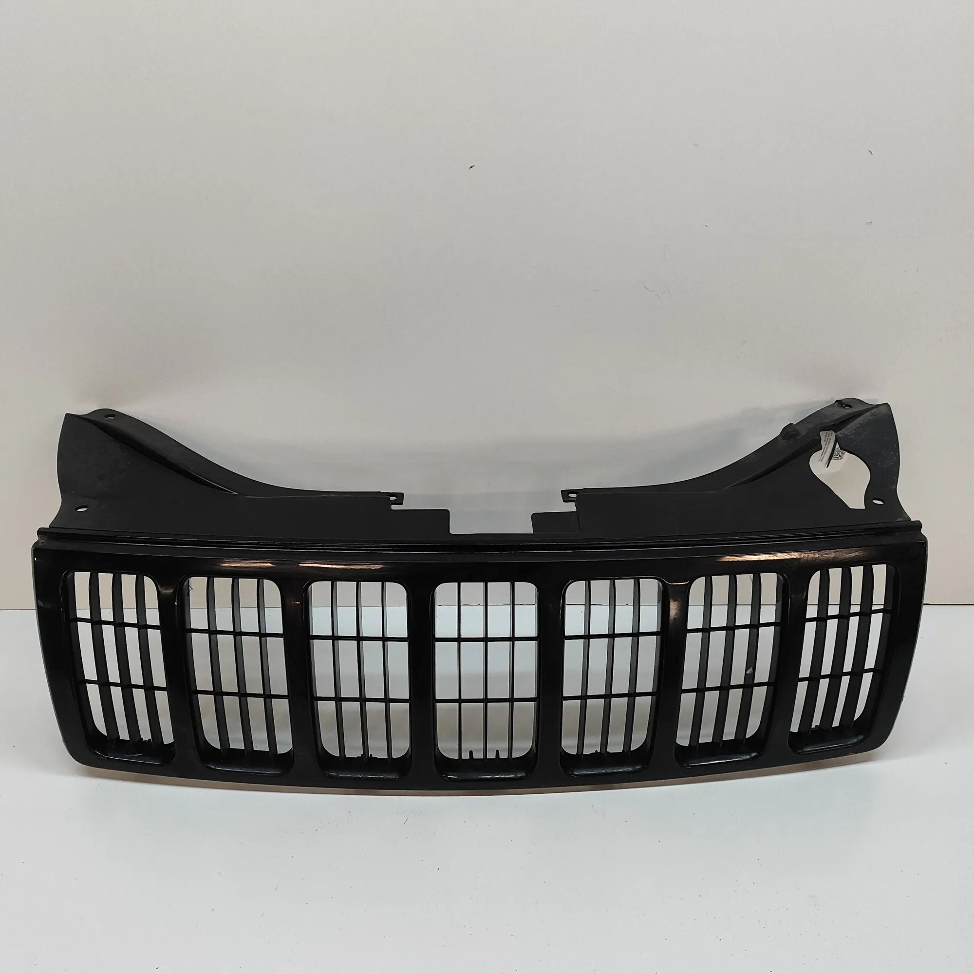 Jeep Grand Cherokee (WK) Radiator Grille