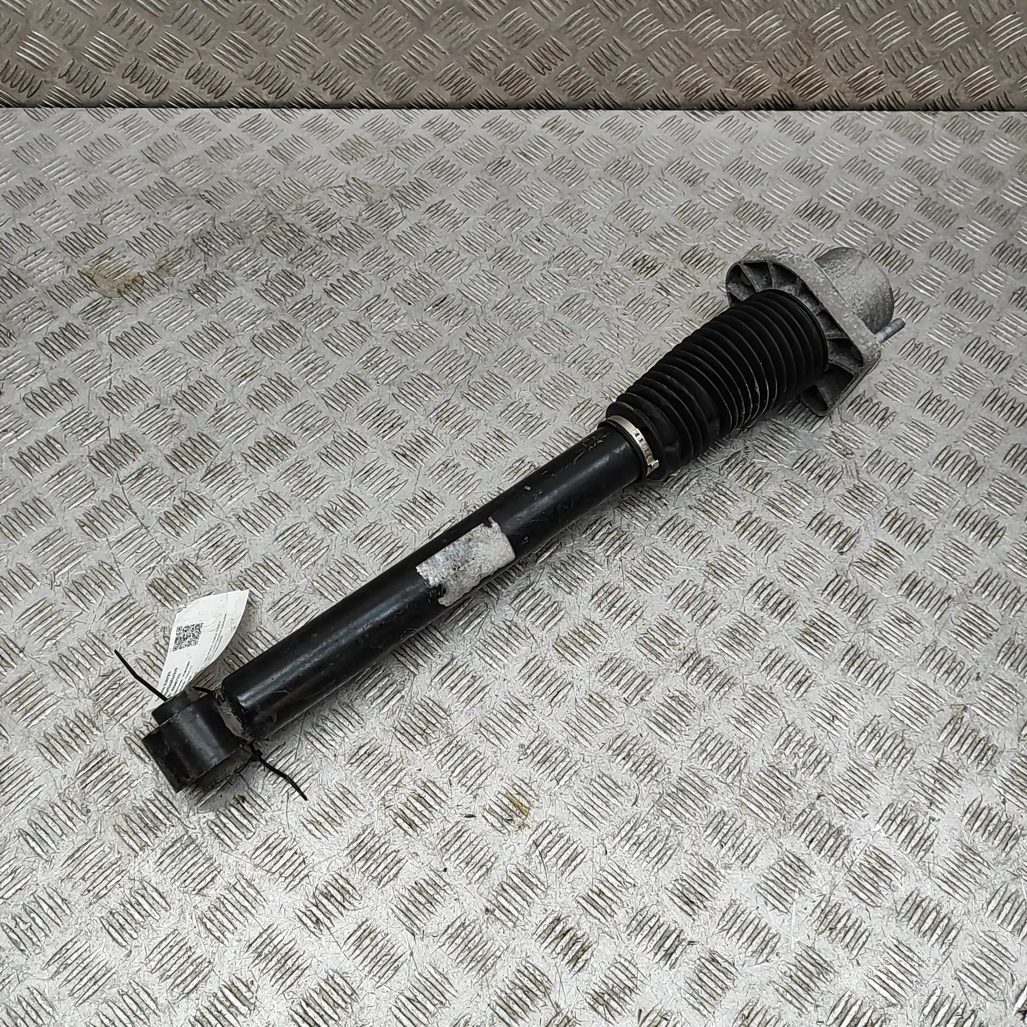 Land Rover Range Rover Sport (L494) Shock absorber — rear left Shock absorber — rear left — LAND ROVER RANGE R...
