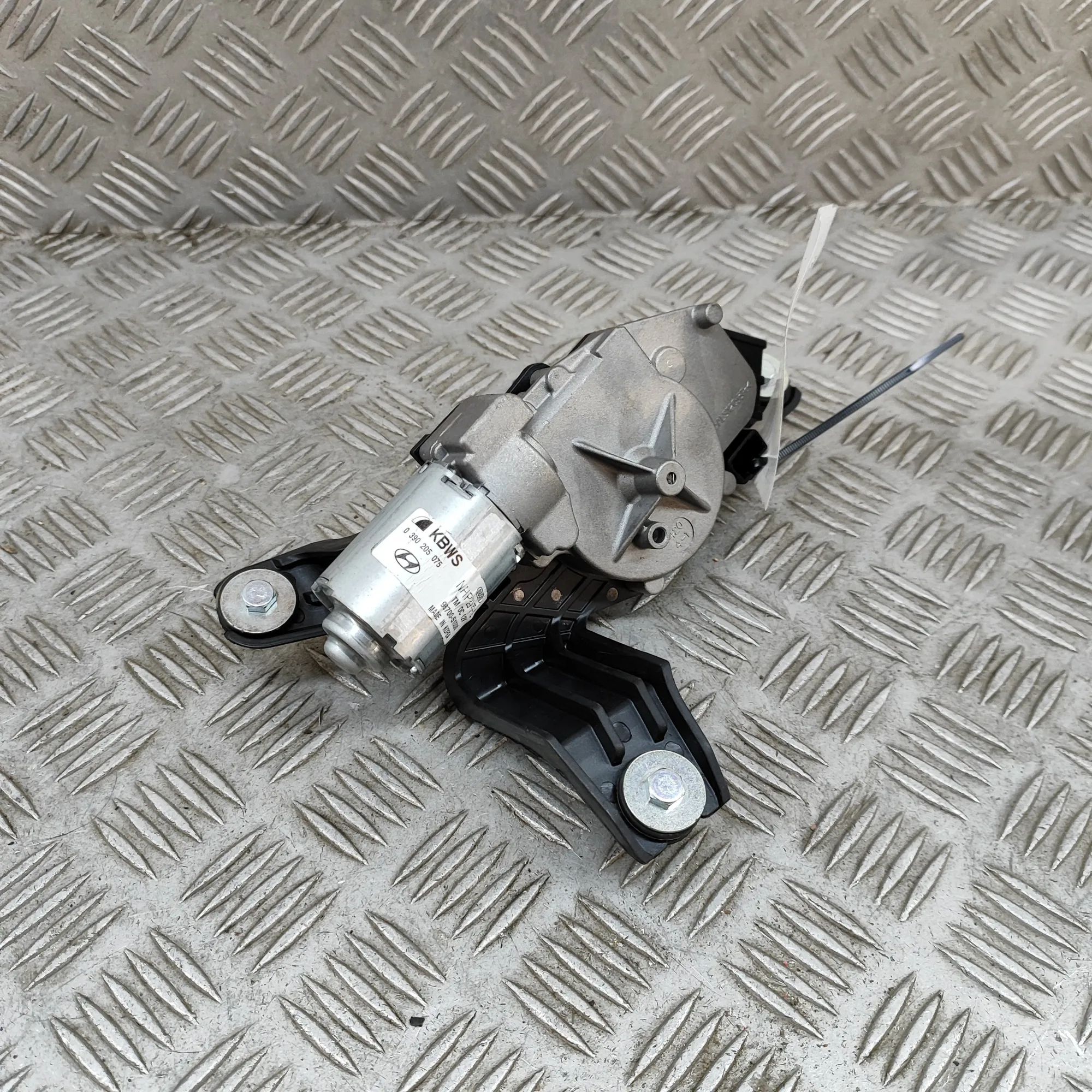 Hyundai Santa Fe Tailgate wiper motor Tailgate wiper motor — HYUNDAI SANTA (FÉ IV TM)...
