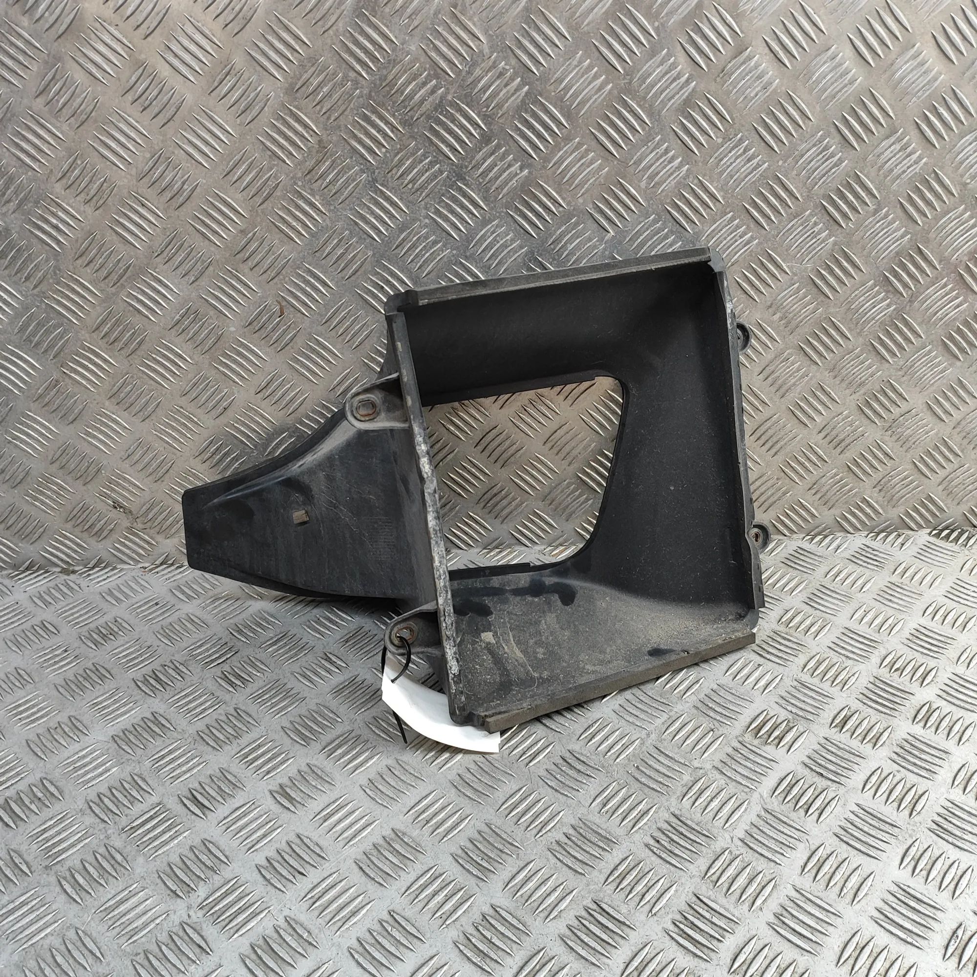 Maserati Levante Air Intake Tube Air Intake Tube — MASERATI LEVANTE (SUV M161) (...