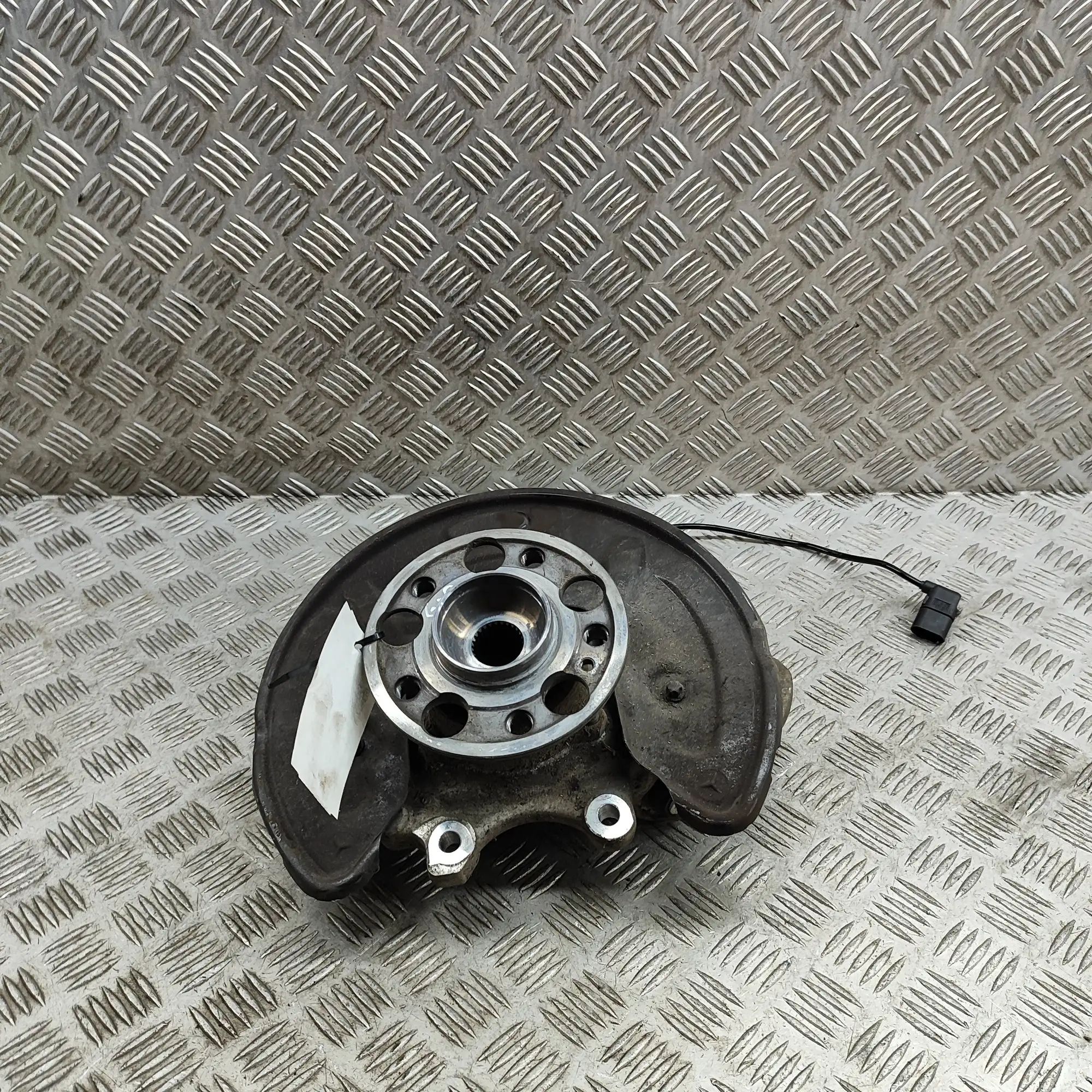 Mercedes-Benz GLC (X253) Rear Right Wheel Hub Rear Right Wheel Hub — MERCEDES BENZ GLC (C253)...