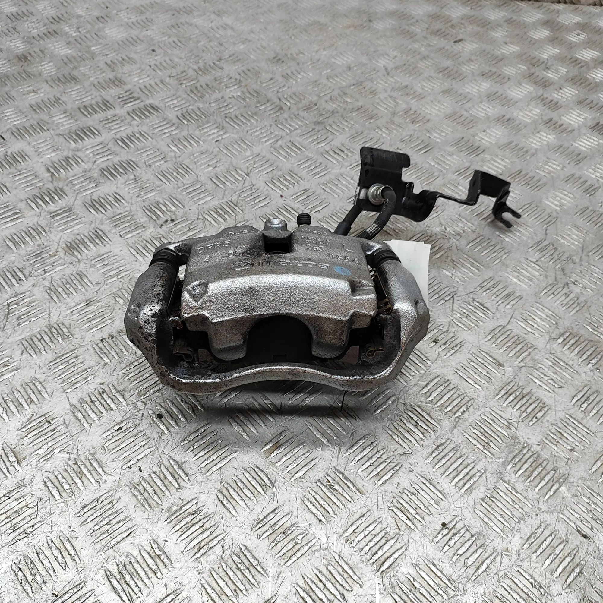 Mazda 3 (BP) Brake caliper — front left Brake caliper — front left — MAZDA CX-3 (0 DM) ...