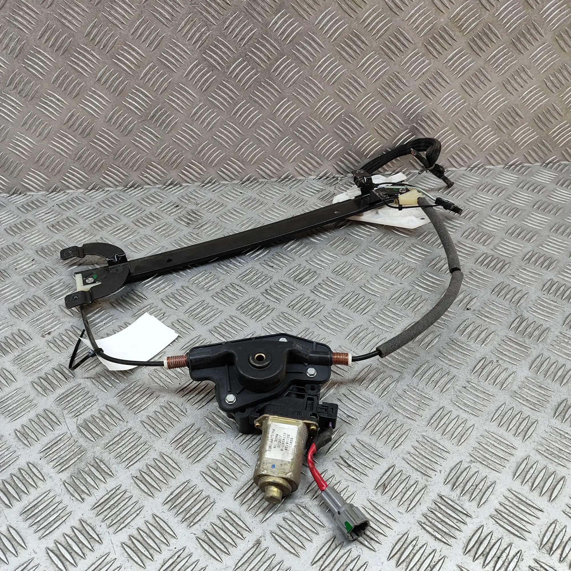 Nissan Titan Front Right Door Window Regulator Front Right Door Window Regulator — NISSAN TITA...