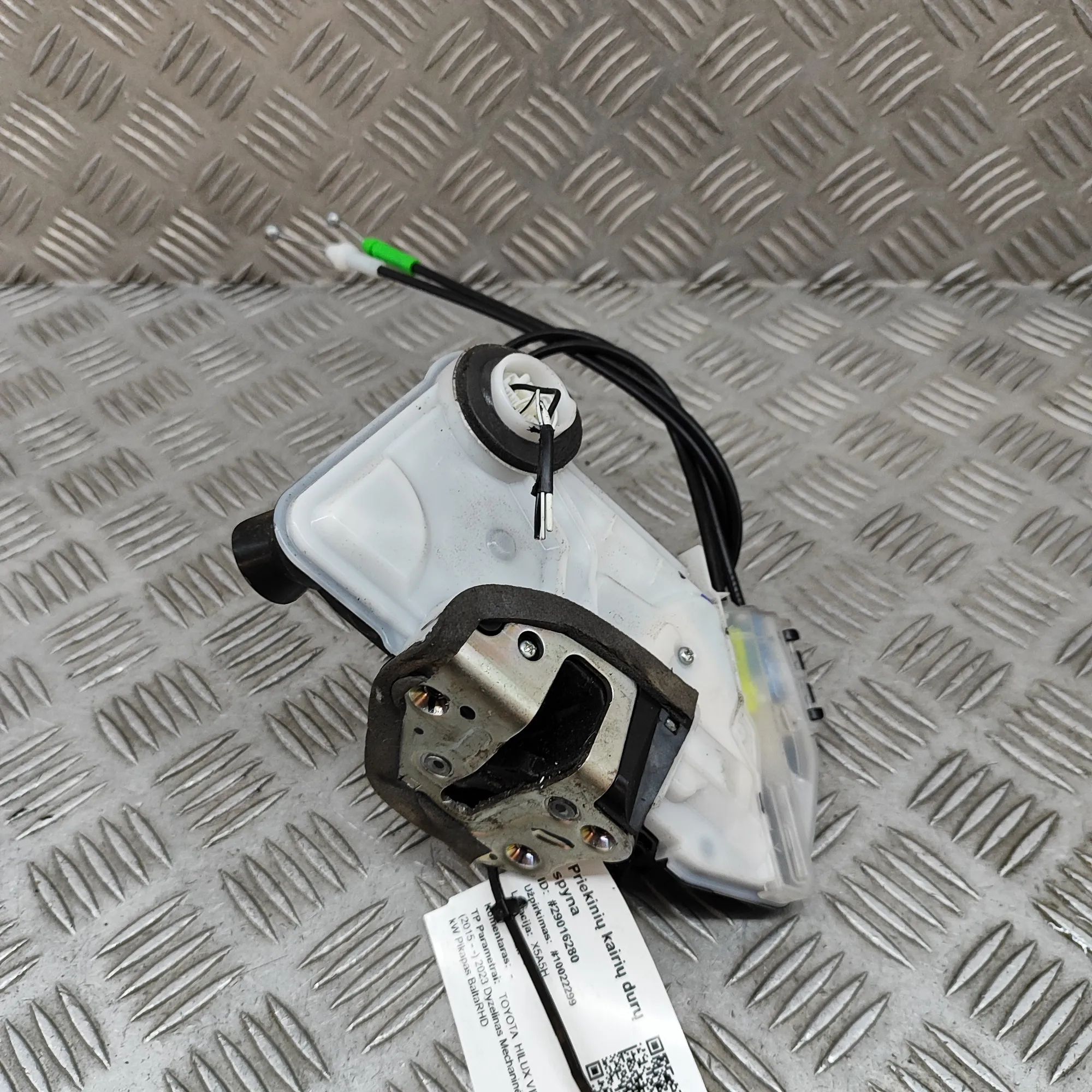 Toyota Hilux Door lock — front left Door lock — front left — TOYOTA HILUX (VIII Pic...