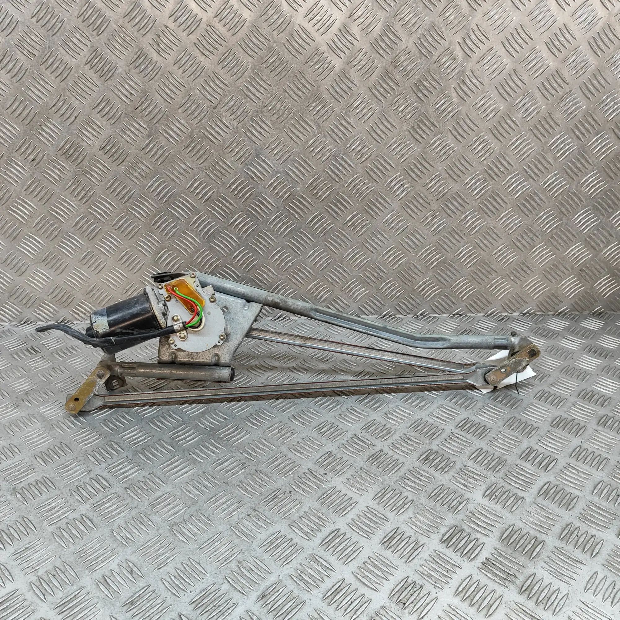 Mercedes-Benz SLK (R170) Front Windshield Wiper Mechanism Front Windshield Wiper Mechanism — MERCEDES BEN...