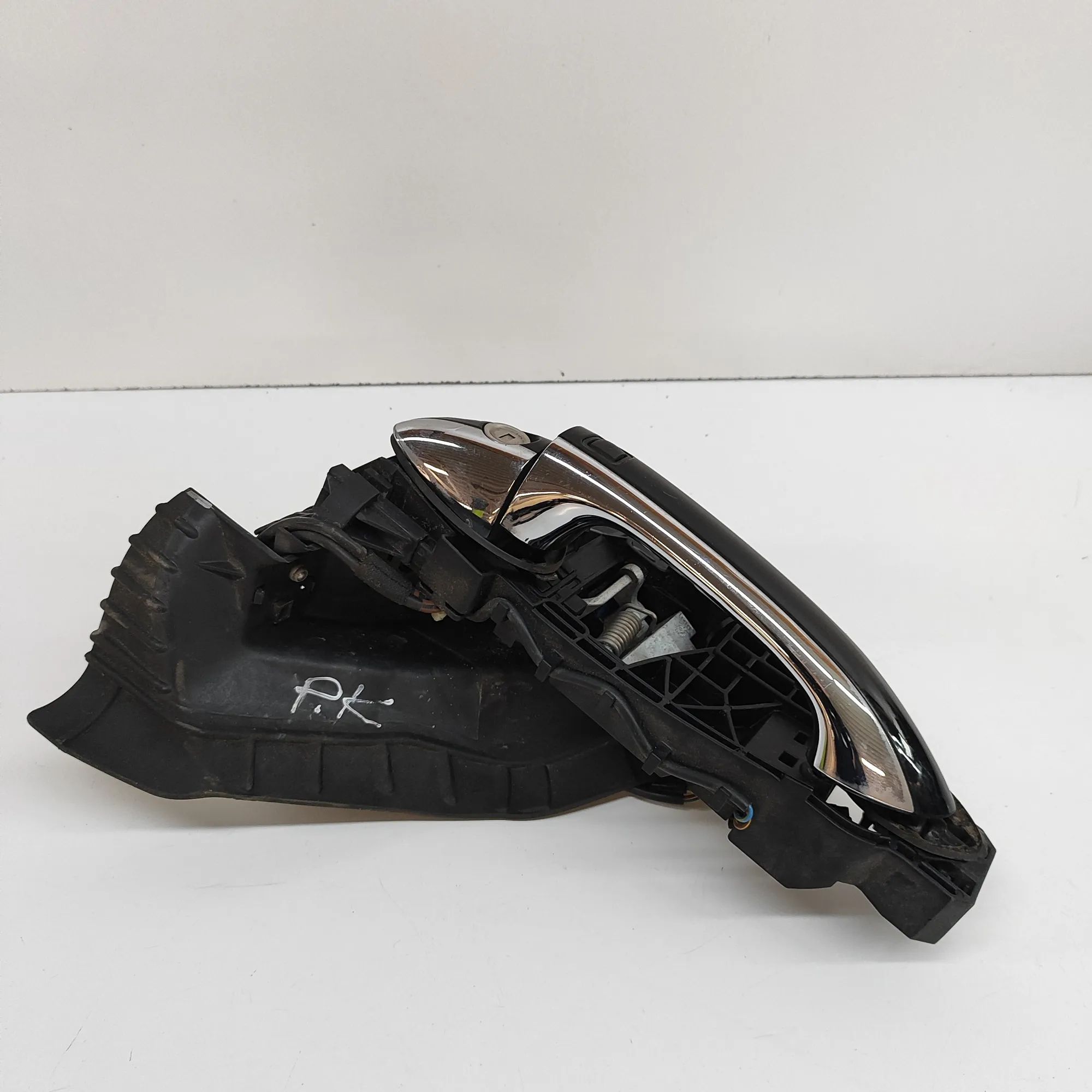 Mercedes-Benz A (W169) Exterior door handle — front left Exterior door handle — front left — MERCEDES BE...