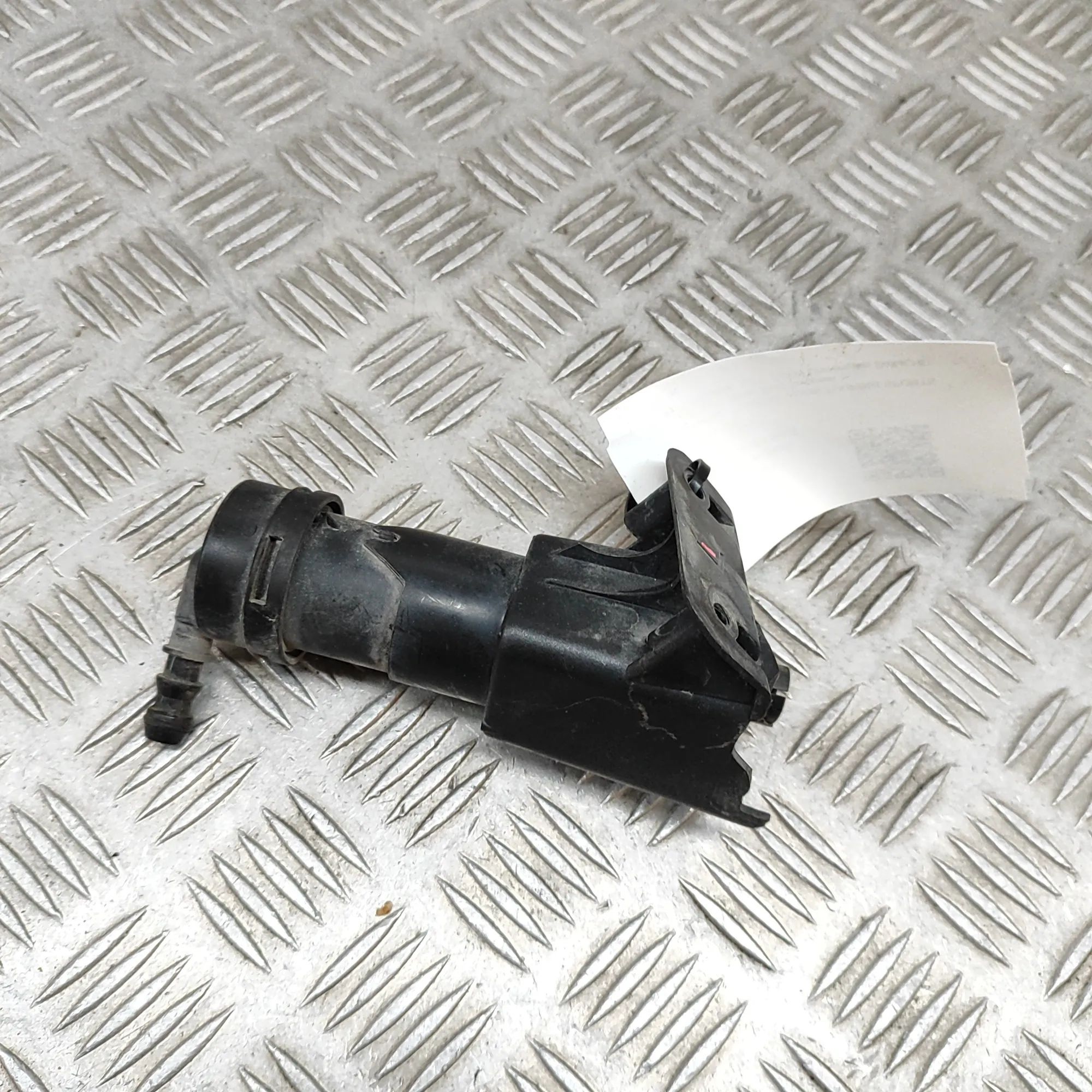 Headlight washer pump — left Brand/Model: TOYOTA AURIS
Year: 2006

Headlight...
