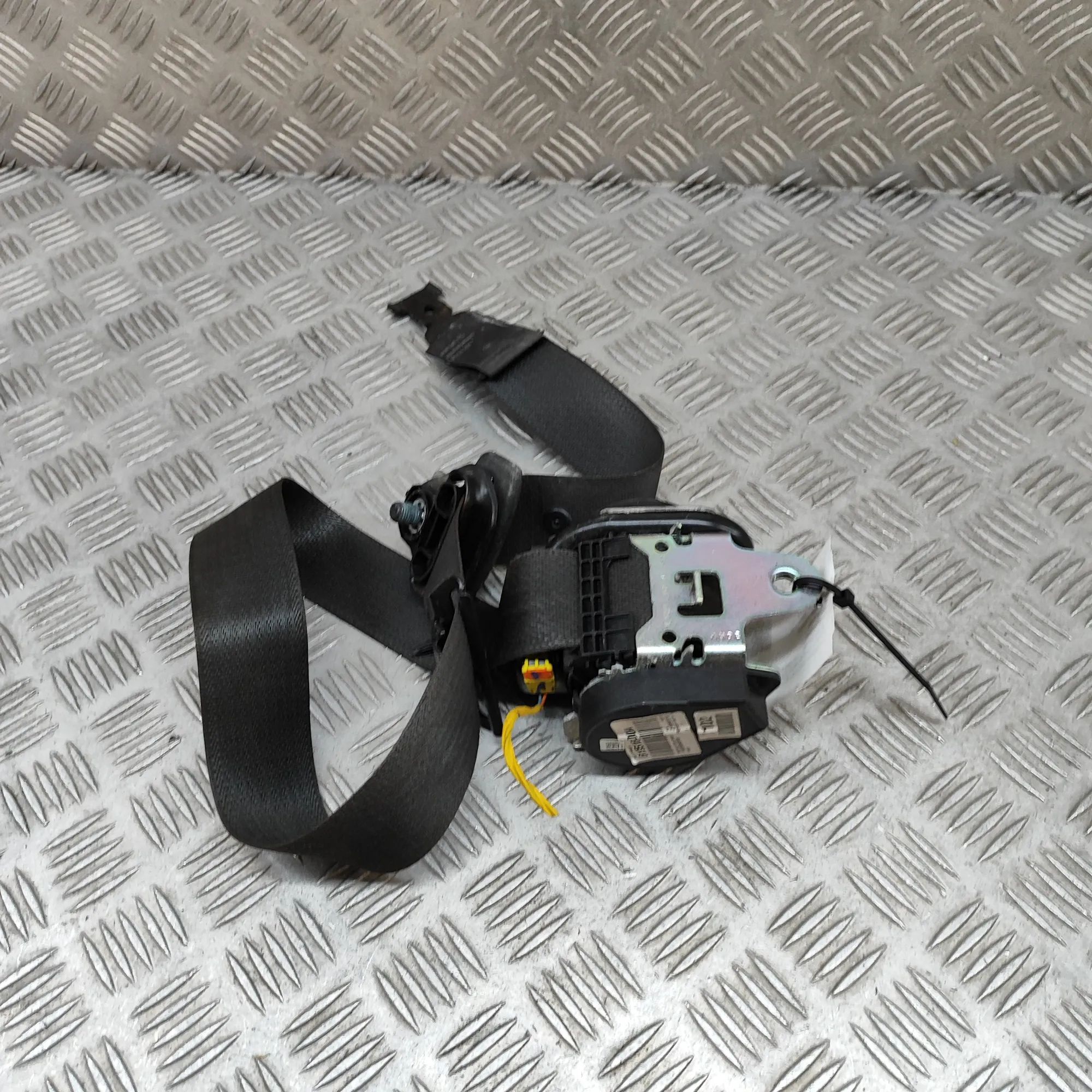 Chevrolet Cruze Front Right Seatbelt Front Right Seatbelt — CHEVROLET CRUZE (J300) (...