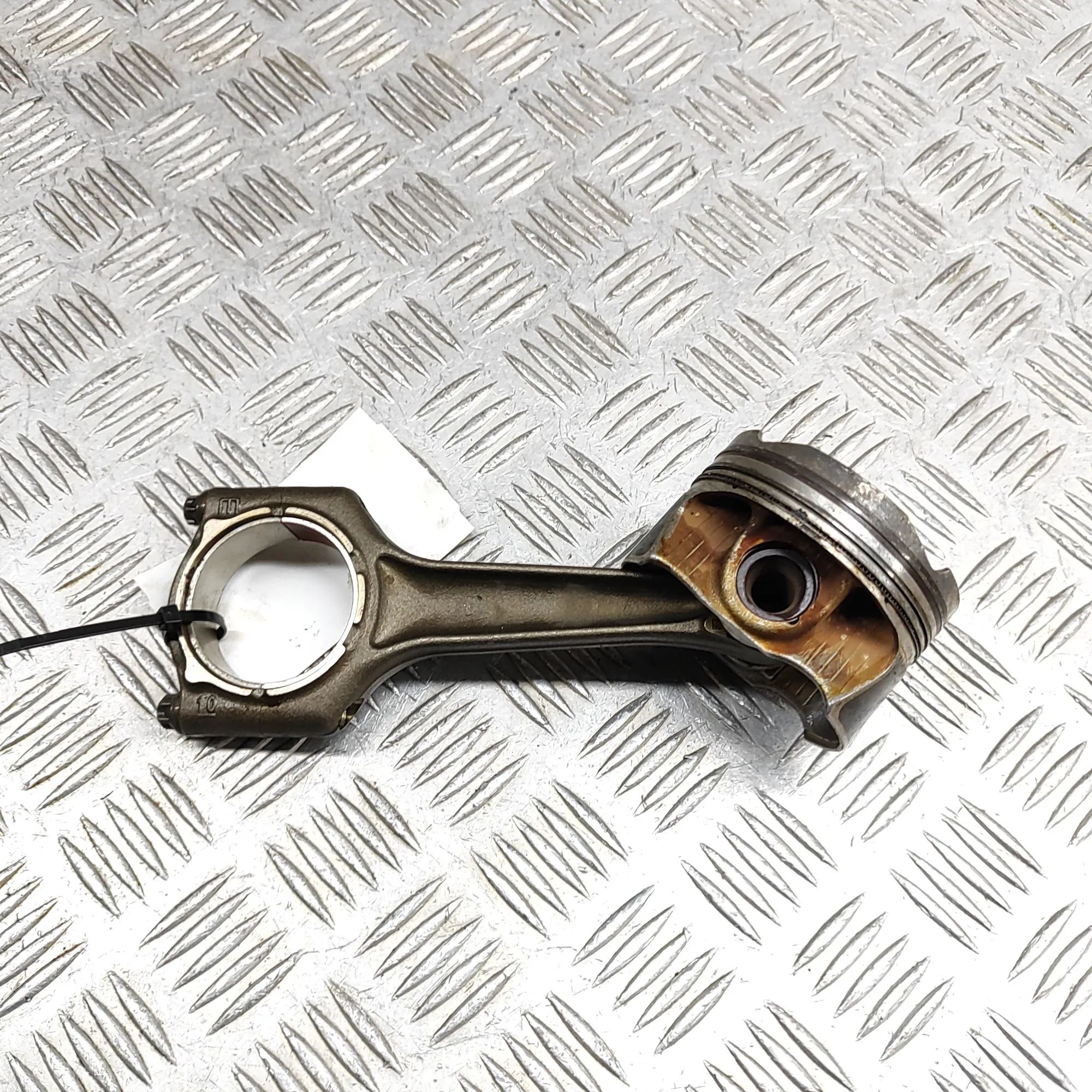 BMW 2 (F22 / F23) Piston Piston — BMW 2 SERIES COUPE (F22, F87) (2012-20...