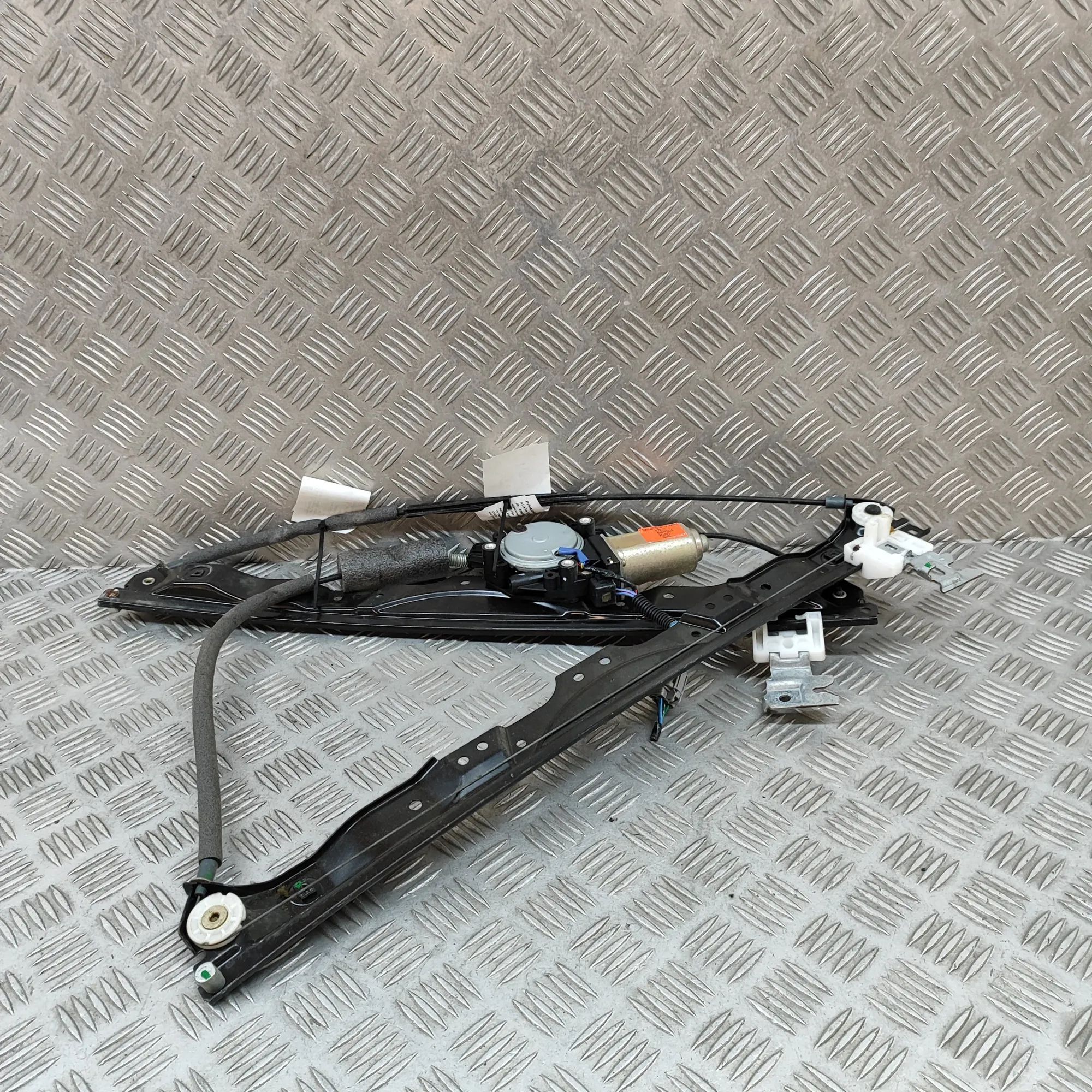 Nissan Titan Front Right Door Window Regulator Front Right Door Window Regulator — NISSAN TITA...