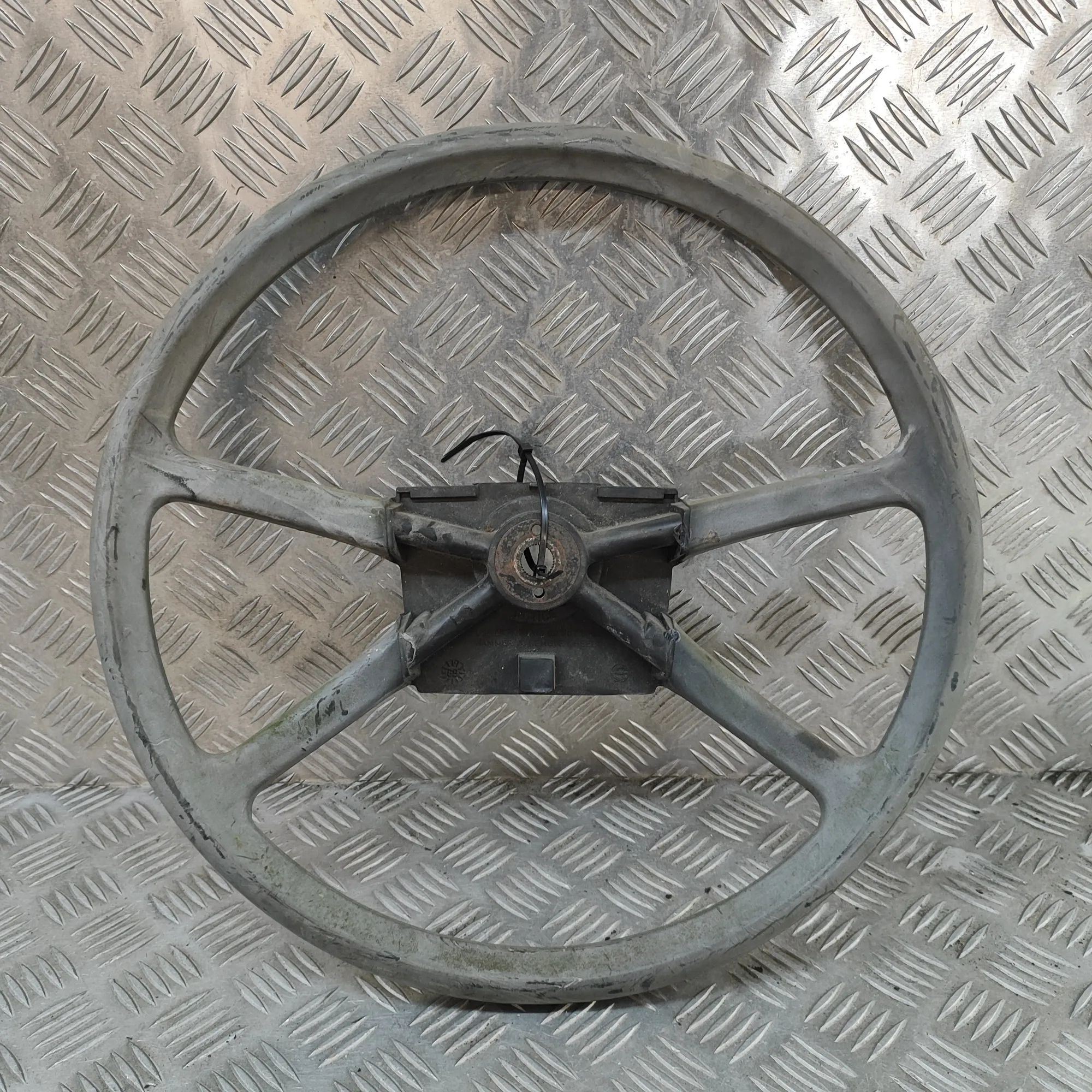 Land Rover Defender steering wheel Steering Wheel — LAND ROVER DEFENDER (L315) (19...