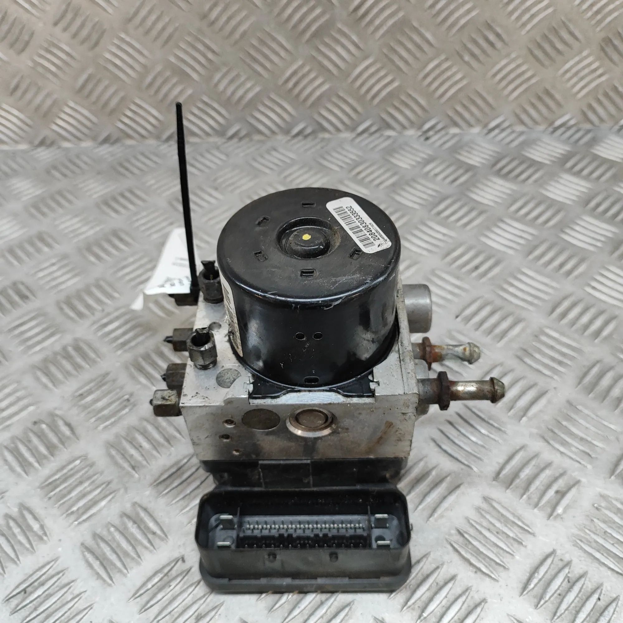 Jeep Grand Cherokee (WK) ABS hydraulic pump