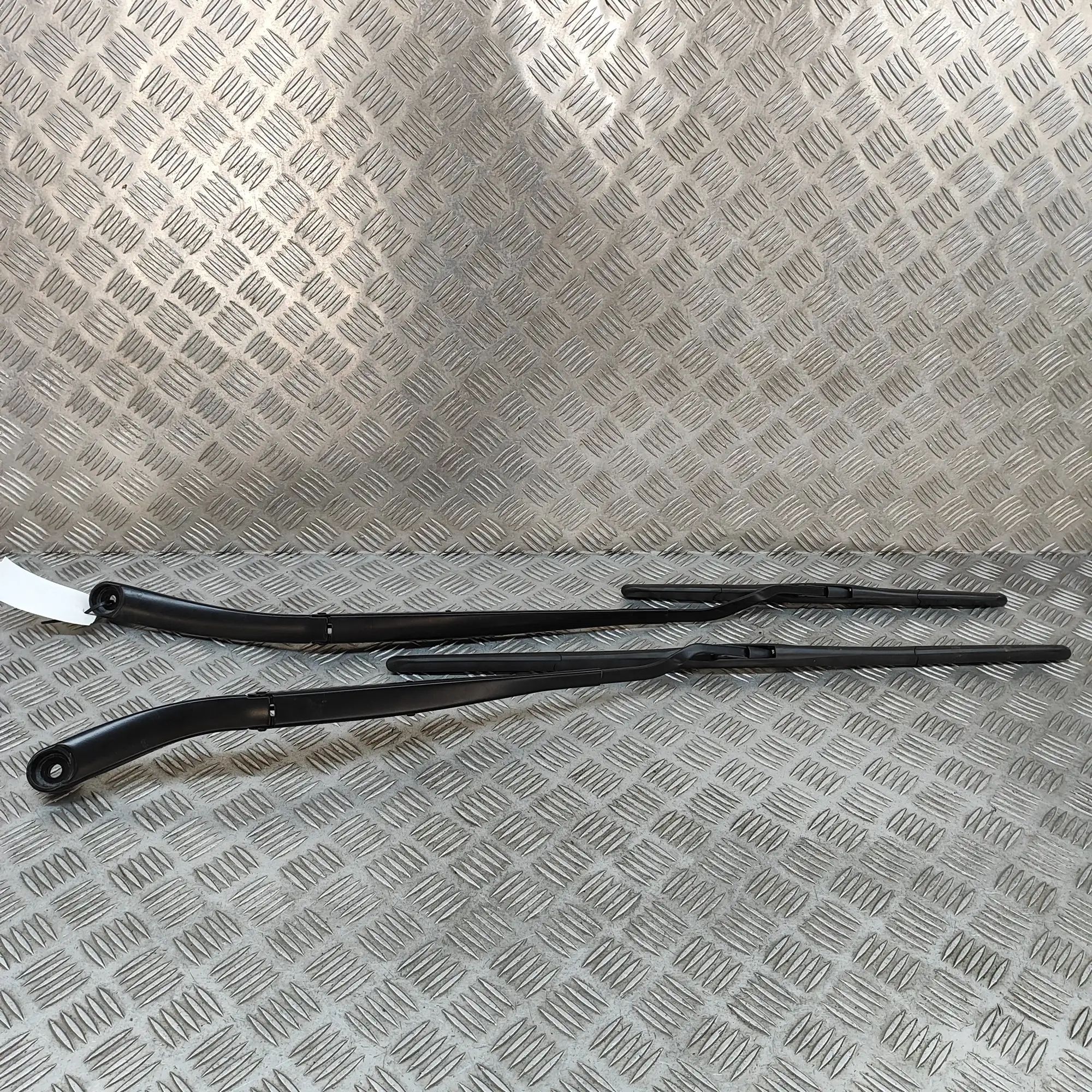 Hyundai Kona Front Wiper Arms Front Wiper Arms — HYUNDAI KONA (SX2) (2023-......